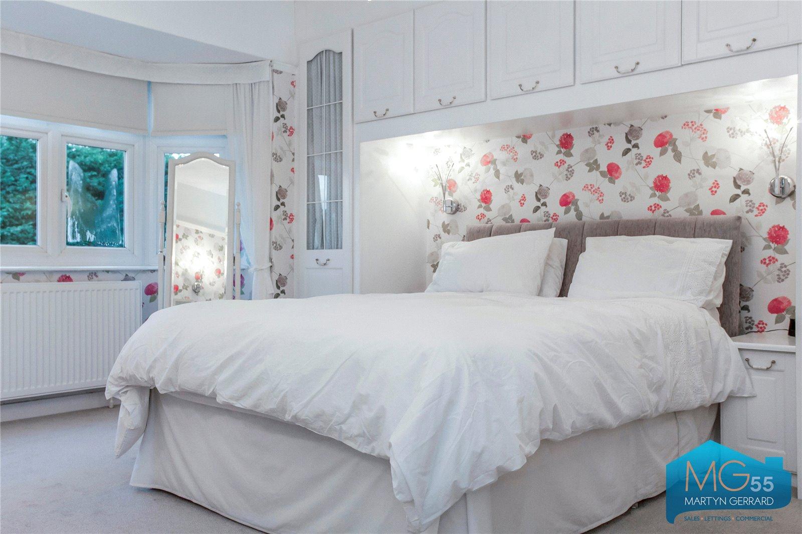 4 bedroom Semi-Detached House to rent - Martyn Gerrard