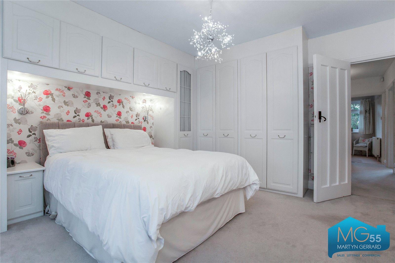 4 bedroom Semi-Detached House to rent - Martyn Gerrard