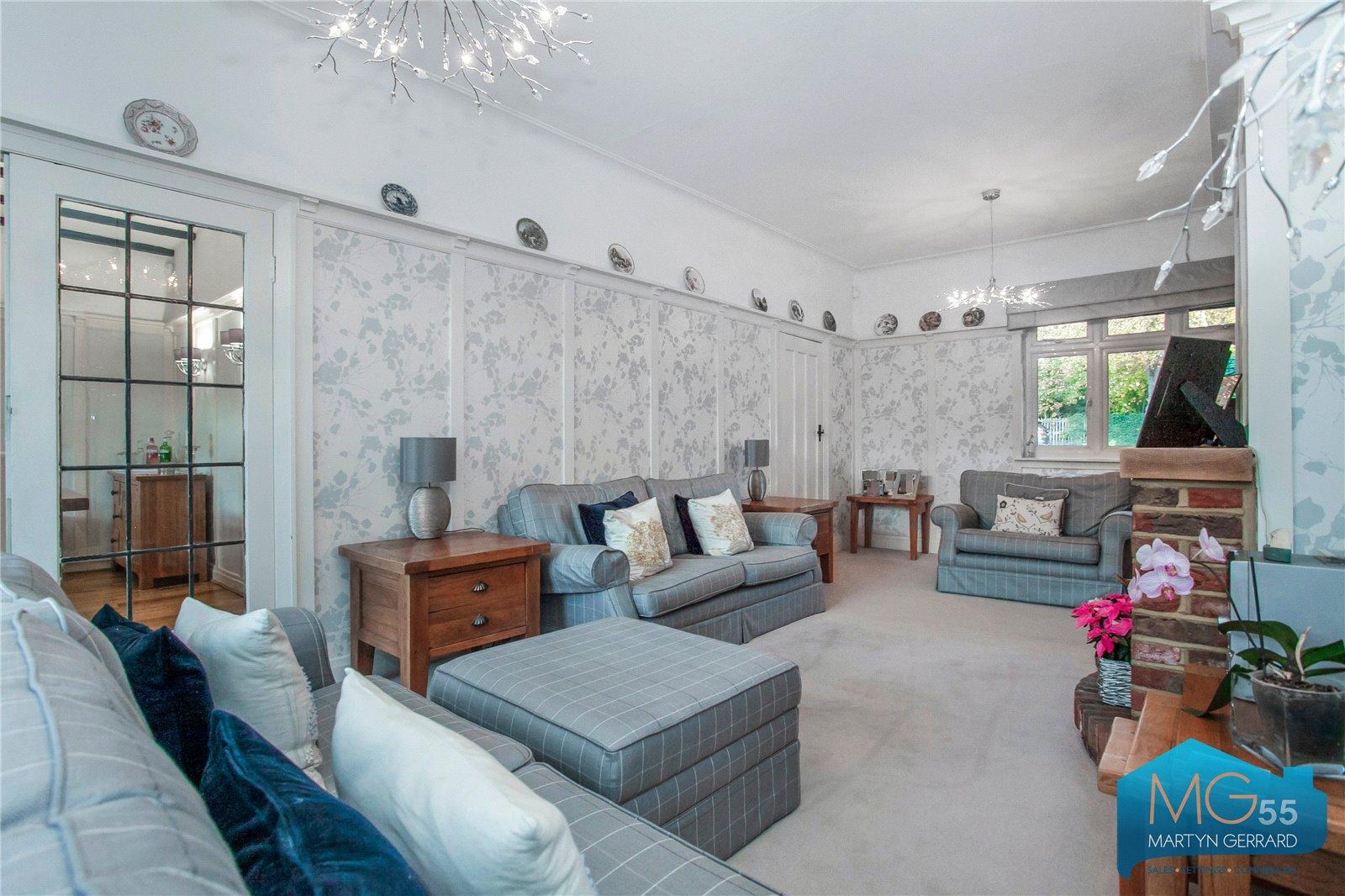 4 bedroom Semi-Detached House to rent - Martyn Gerrard