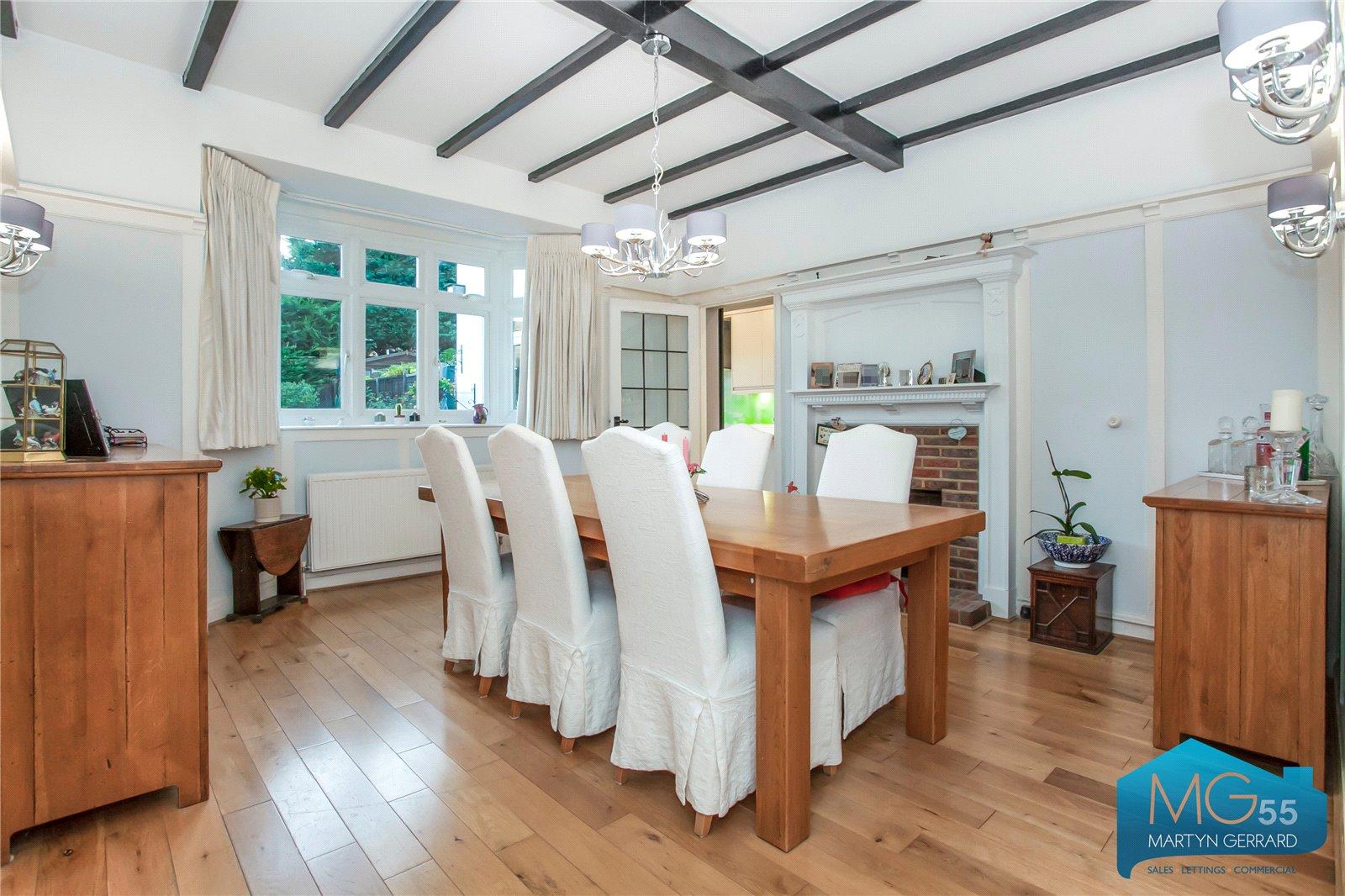 4 bedroom Semi-Detached House to rent - Martyn Gerrard
