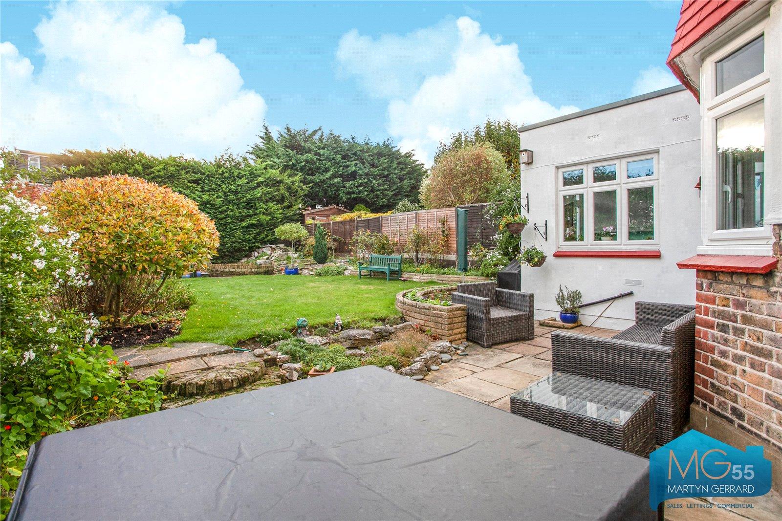 4 bedroom Semi-Detached House to rent - Martyn Gerrard