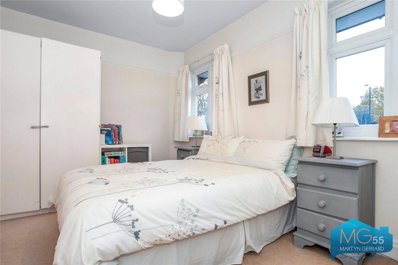 4 bedroom Semi-Detached House to rent - Martyn Gerrard