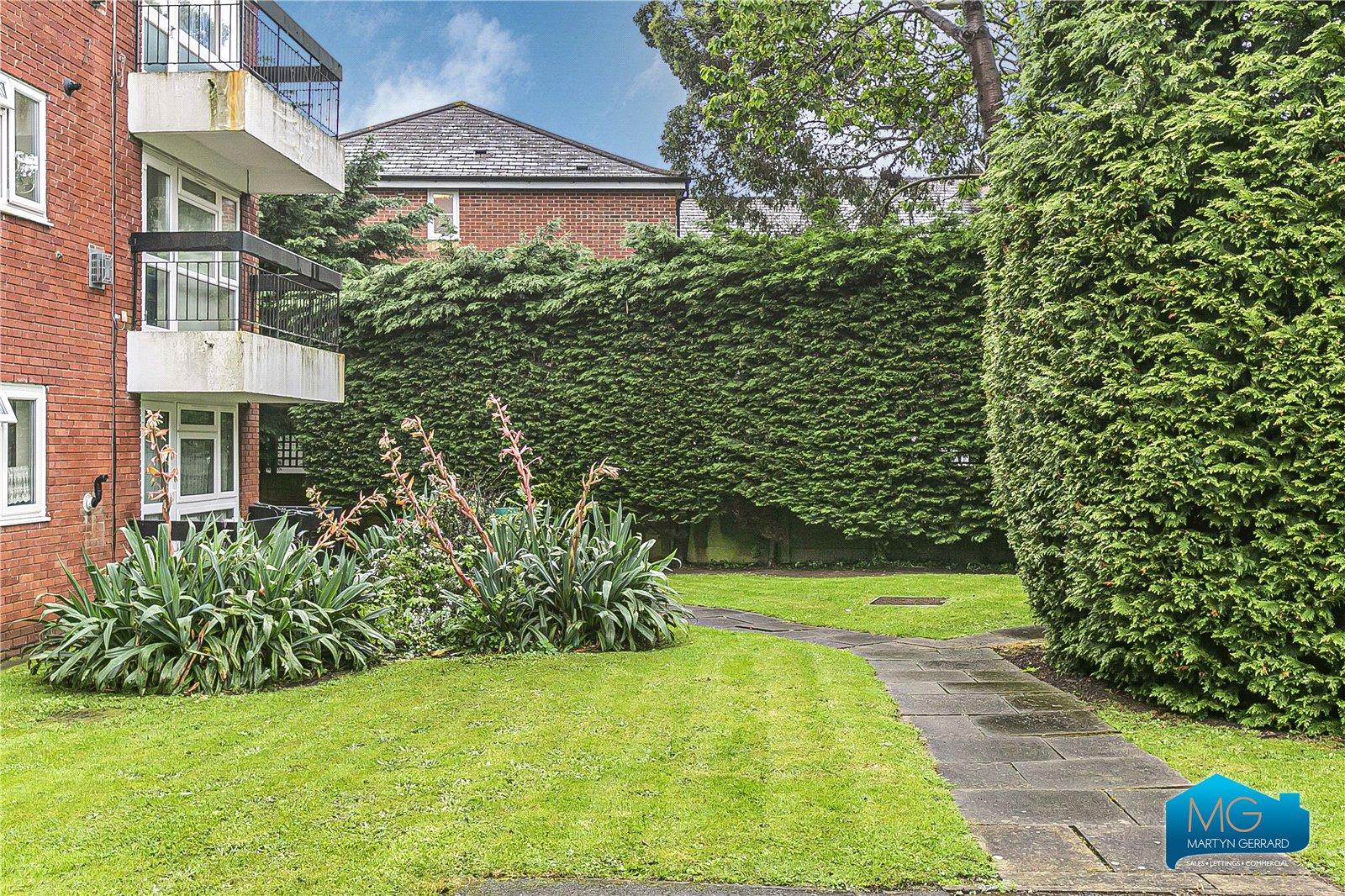 2 bedroom Ground Floor Flat to rent - Martyn Gerrard