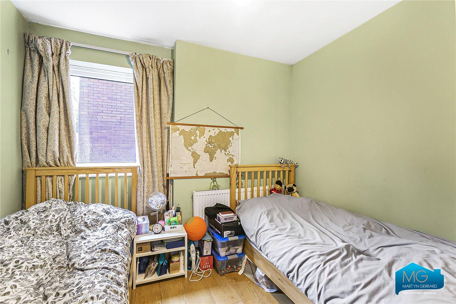 2 bedroom Ground Floor Flat to rent - Martyn Gerrard