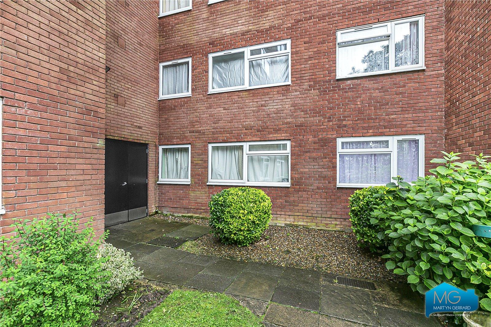 2 bedroom Ground Floor Flat to rent - Martyn Gerrard