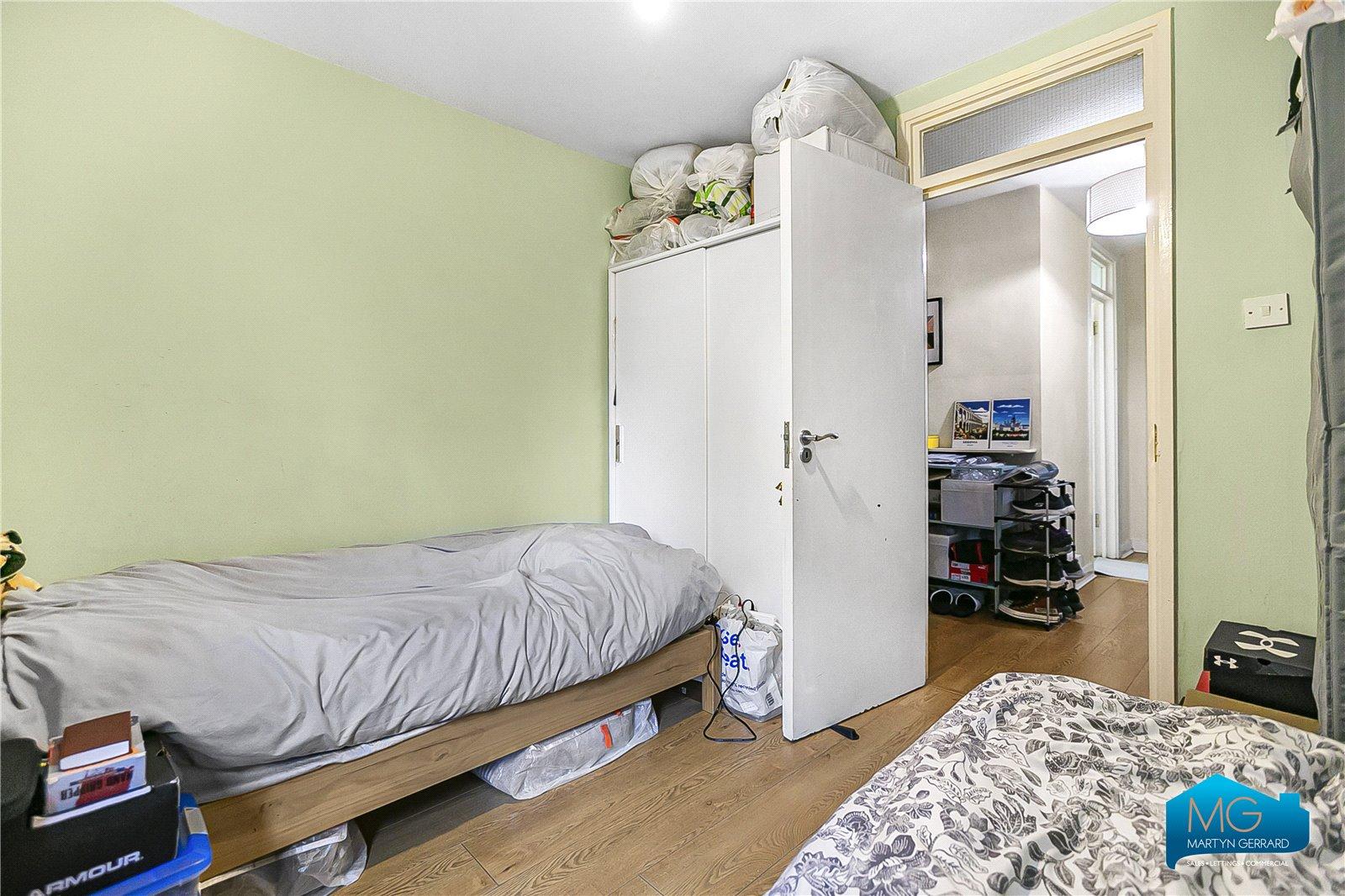 2 bedroom Ground Floor Flat to rent - Martyn Gerrard