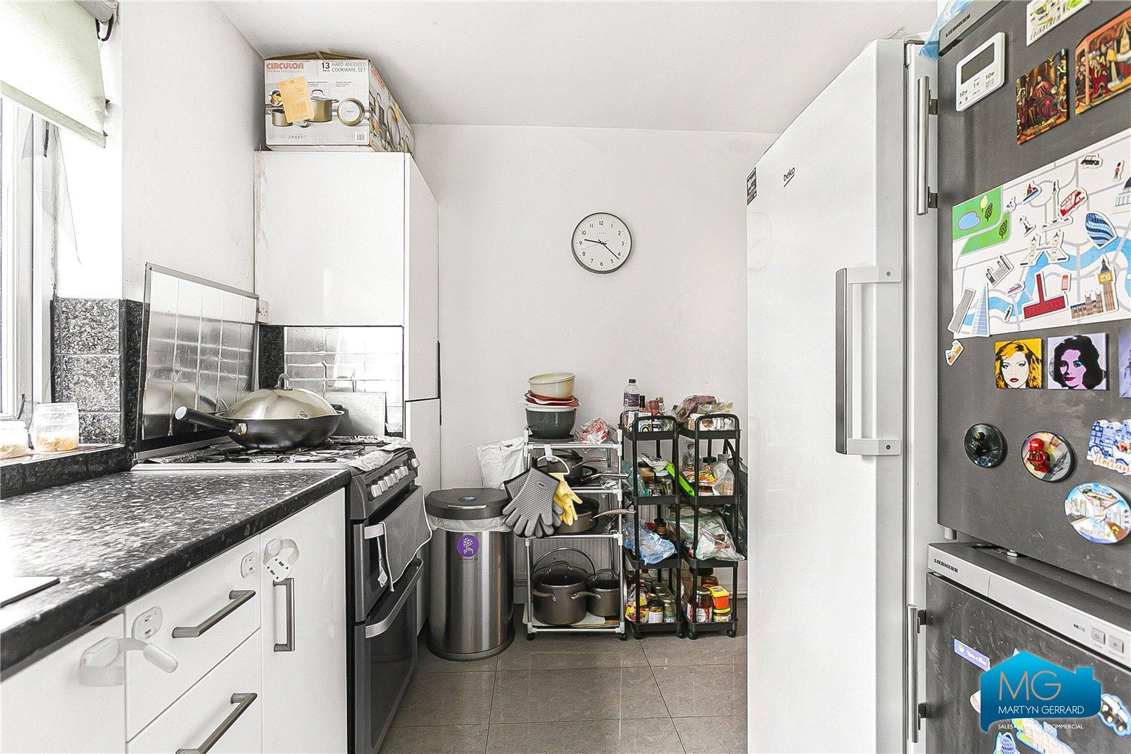 2 bedroom Ground Floor Flat to rent - Martyn Gerrard