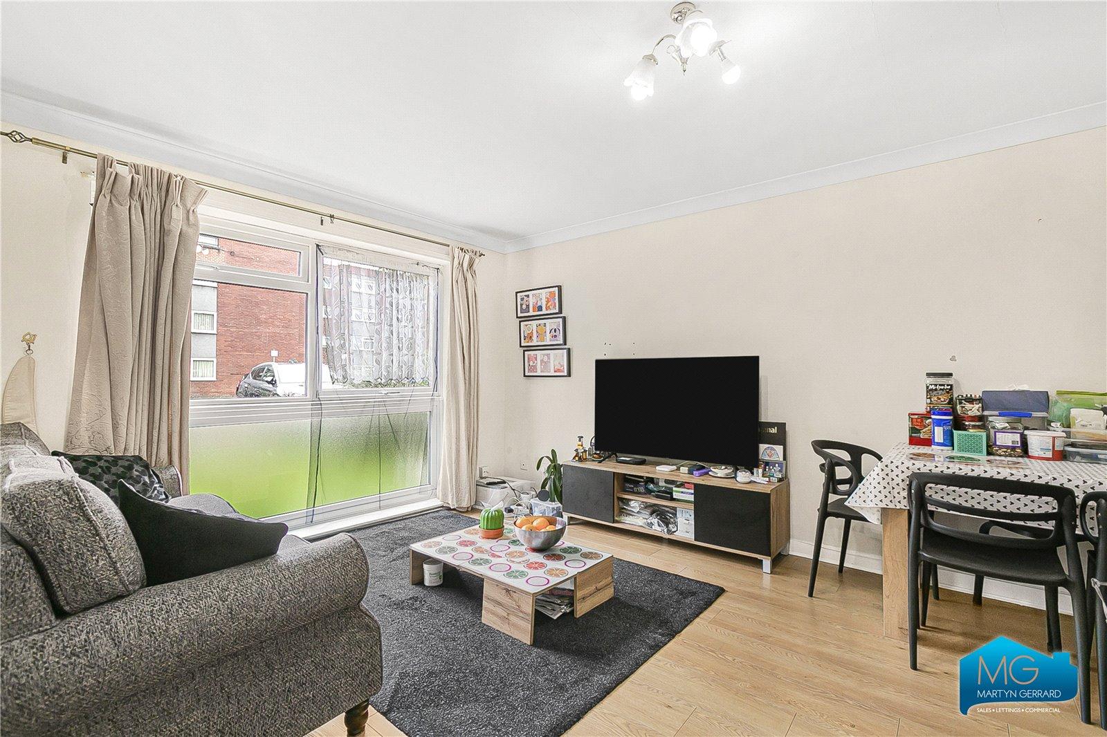 2 bedroom Ground Floor Flat to rent - Martyn Gerrard