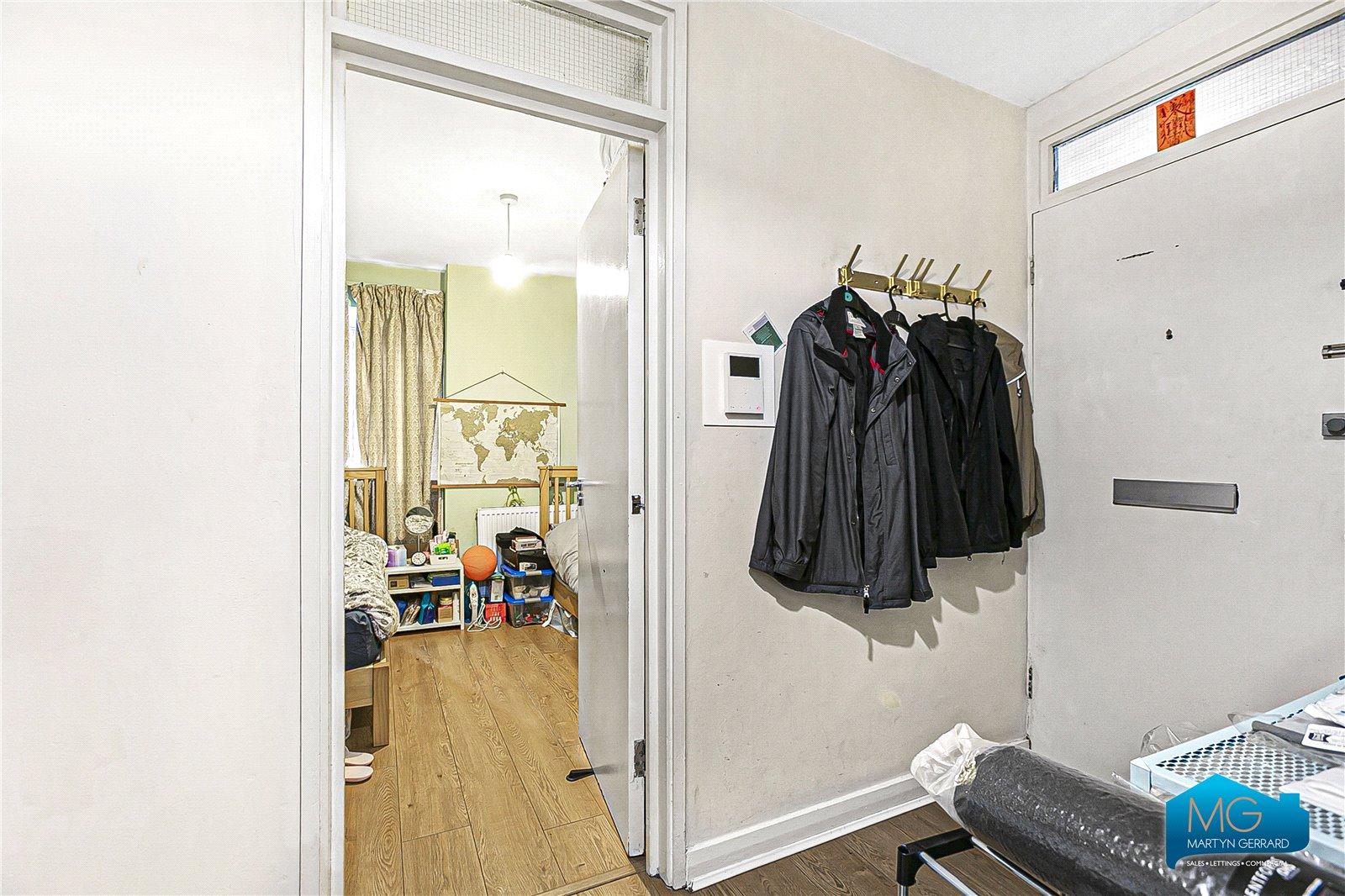 2 bedroom Ground Floor Flat to rent - Martyn Gerrard