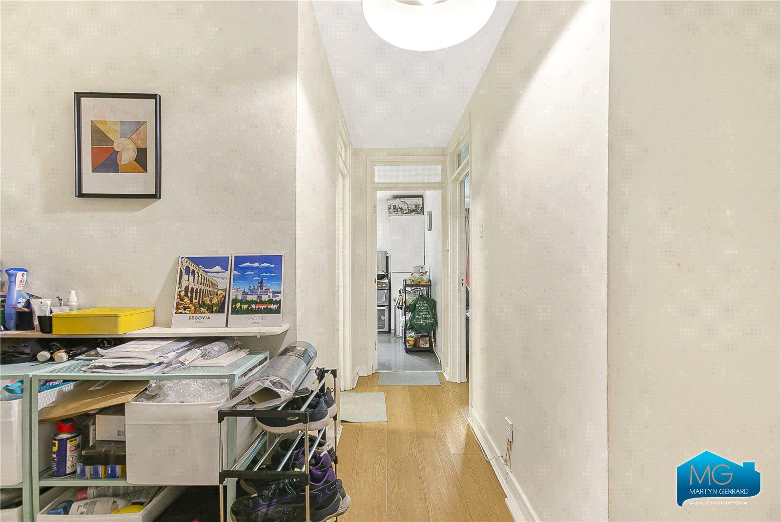 2 bedroom Ground Floor Flat to rent - Martyn Gerrard