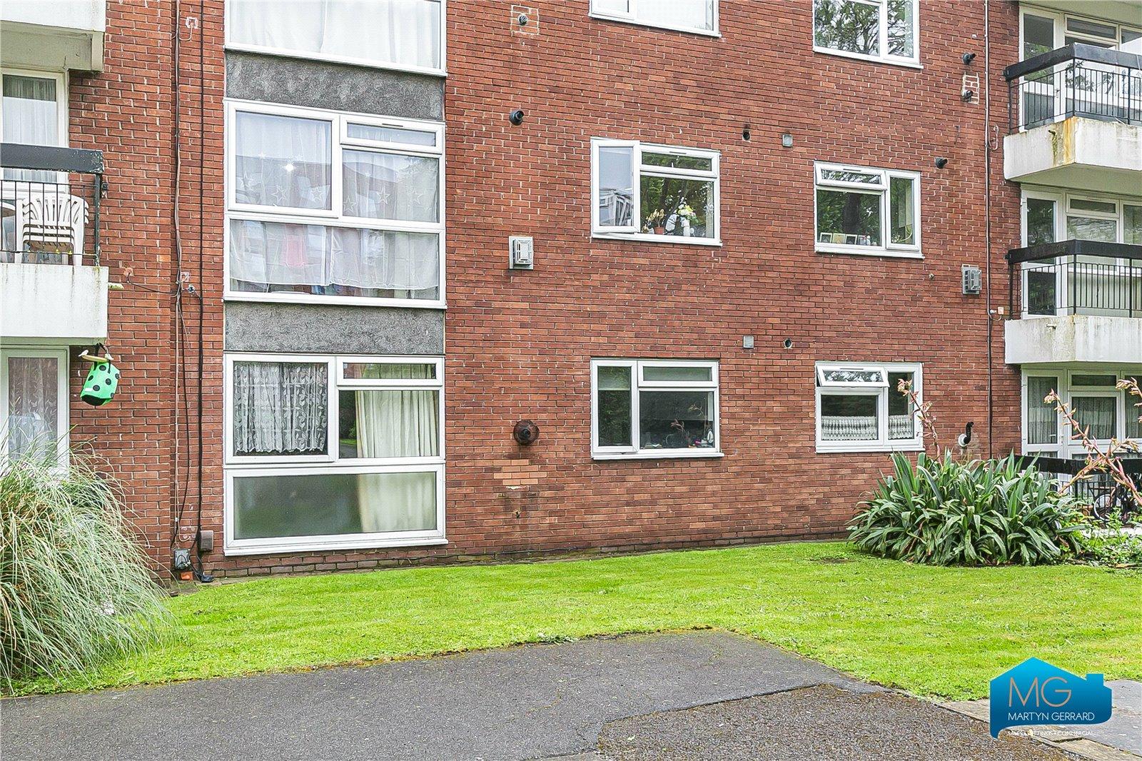 2 bedroom Ground Floor Flat to rent - Martyn Gerrard