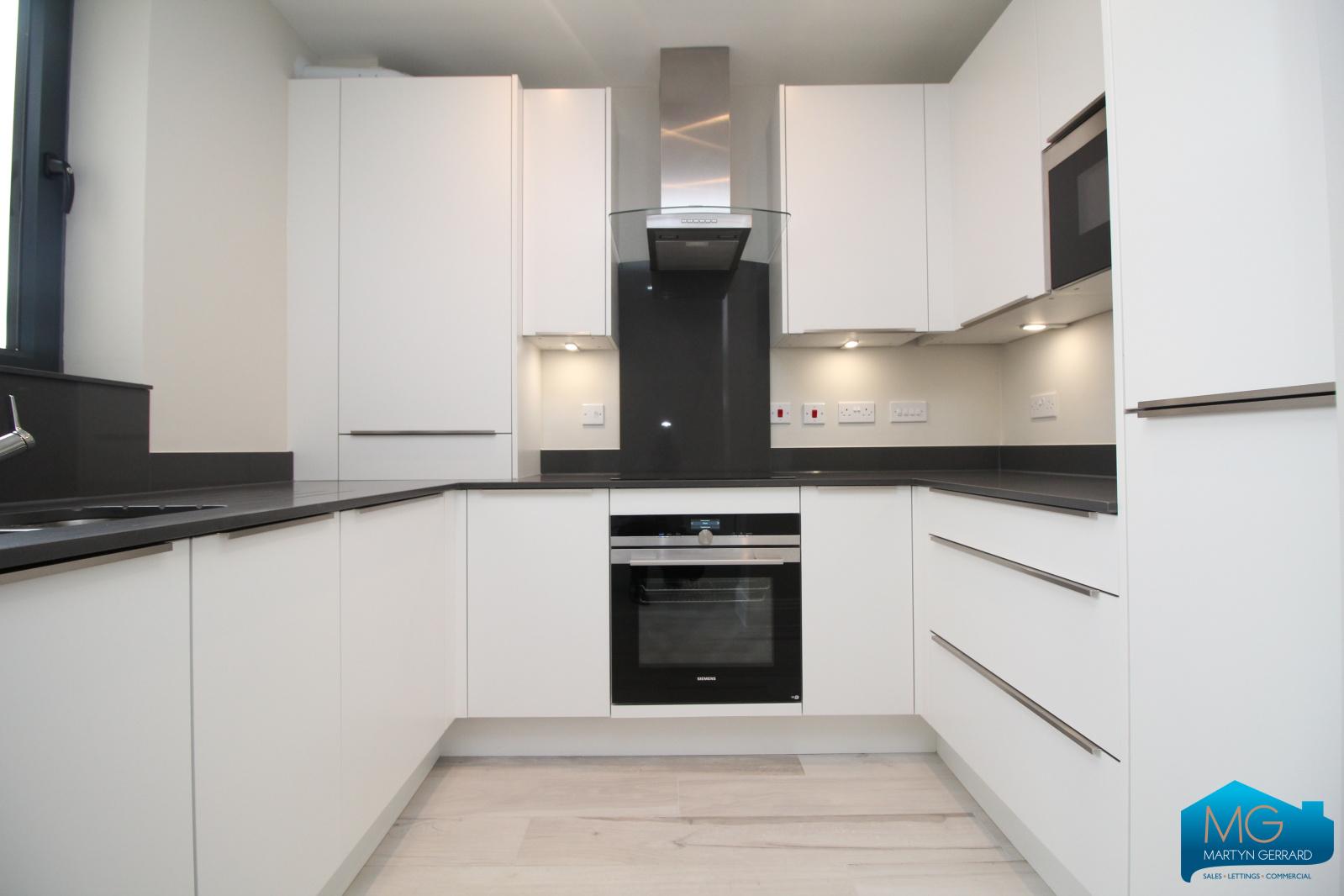1 bedroom Apartment to rent + ' - Martyn Gerrard