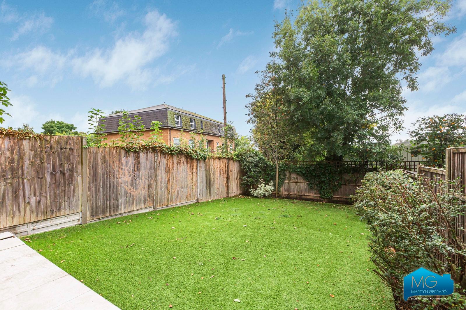 2 bedroom Apartment to rent - Martyn Gerrard
