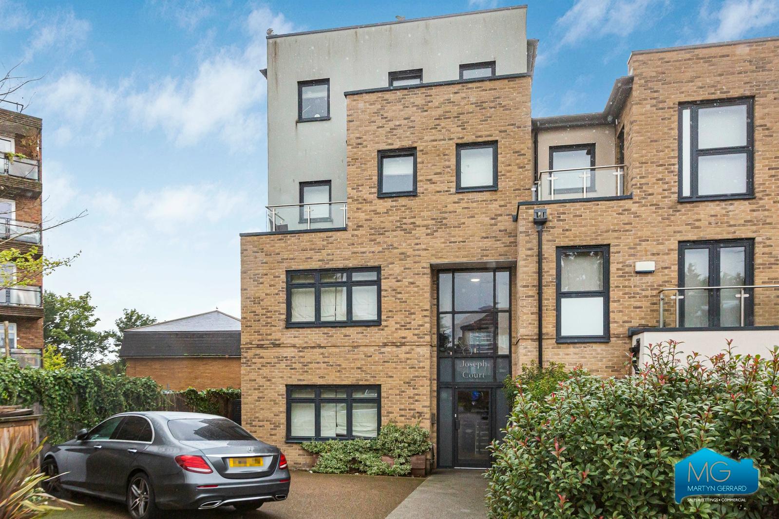 2 bedroom Apartment to rent - Martyn Gerrard