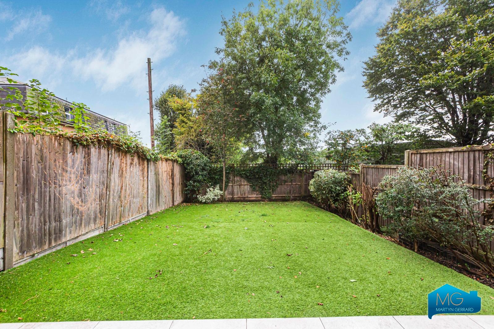 2 bedroom Apartment to rent - Martyn Gerrard