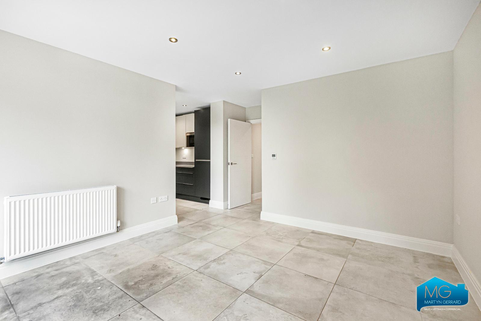2 bedroom Apartment to rent - Martyn Gerrard