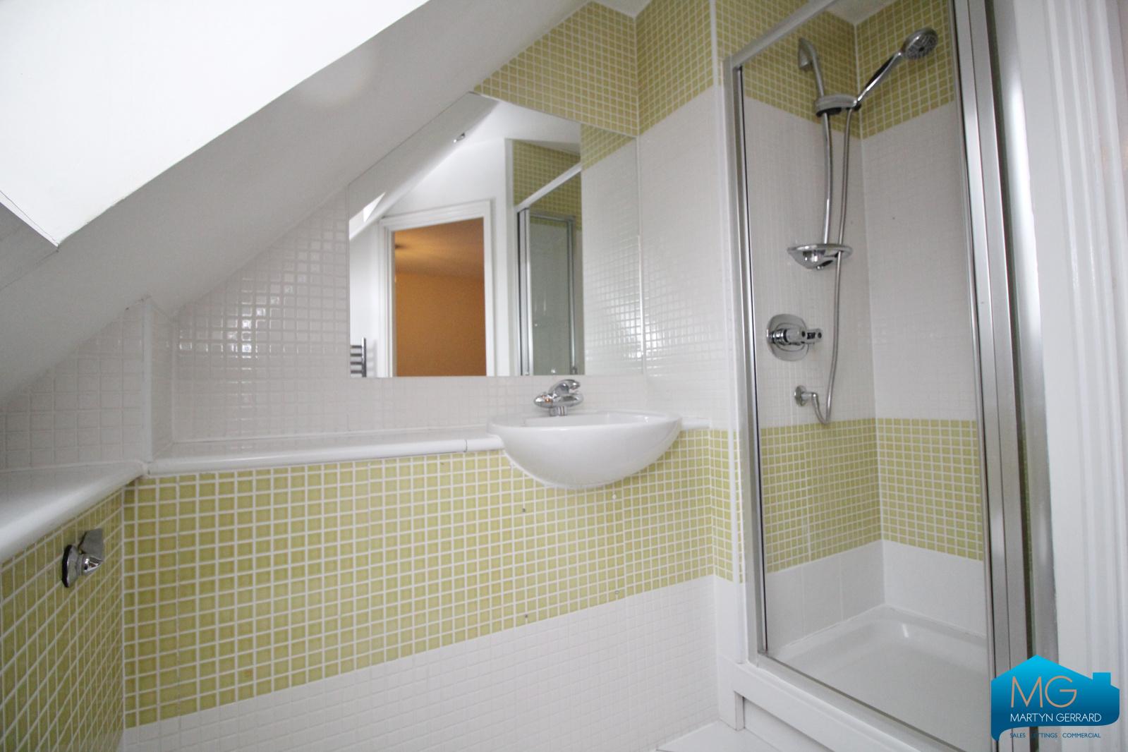 4 bedroom Terraced House to rent - Martyn Gerrard