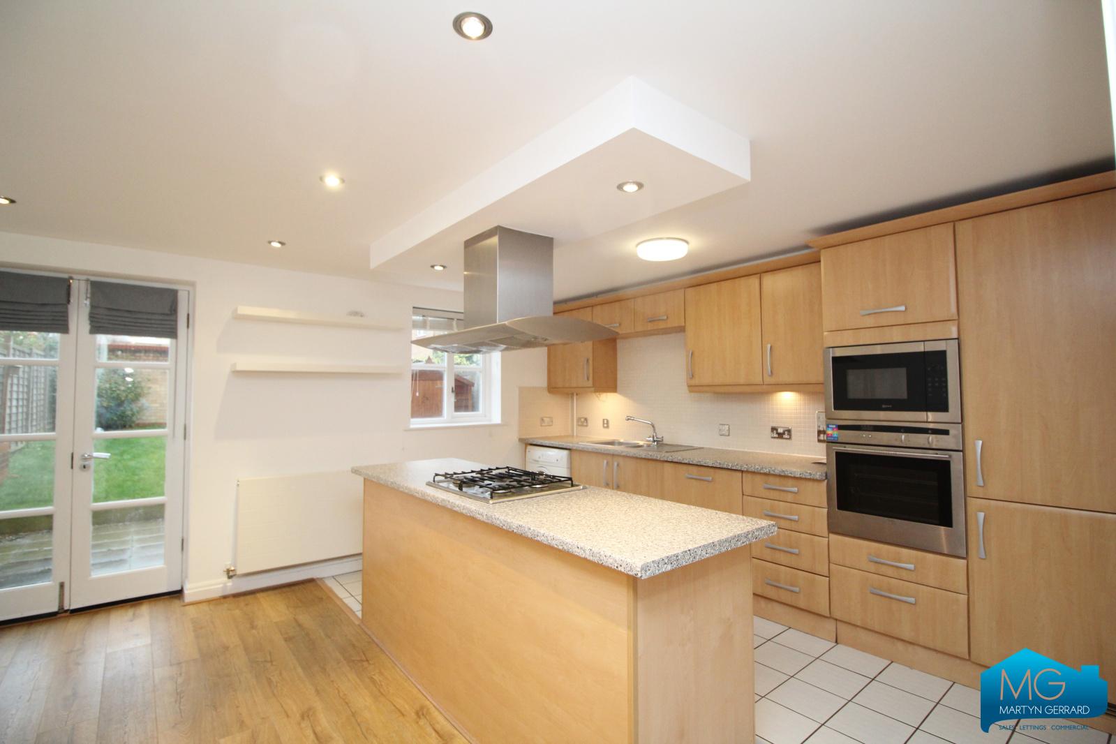 4 bedroom Terraced House to rent + ' - Martyn Gerrard