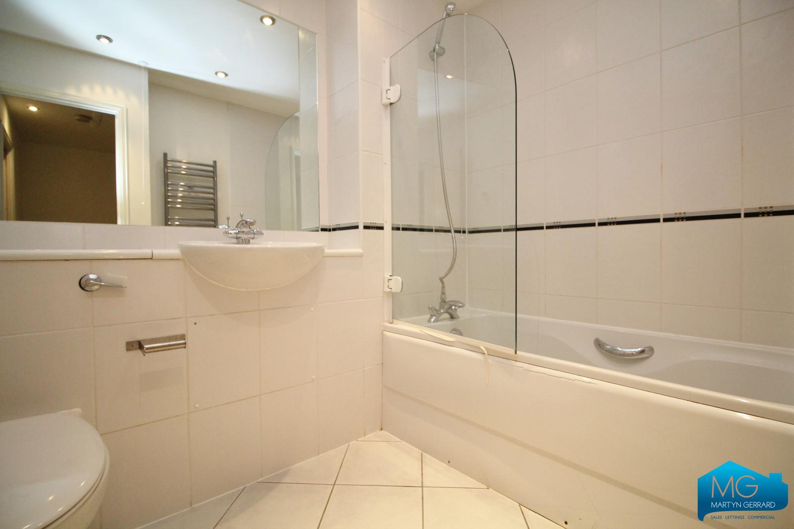4 bedroom Terraced House to rent - Martyn Gerrard