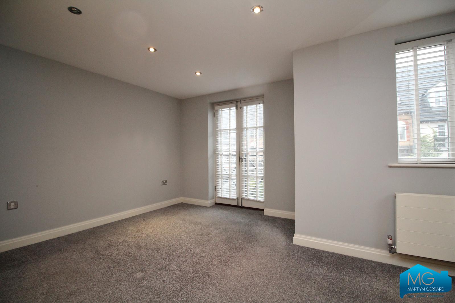 4 bedroom Terraced House to rent - Martyn Gerrard