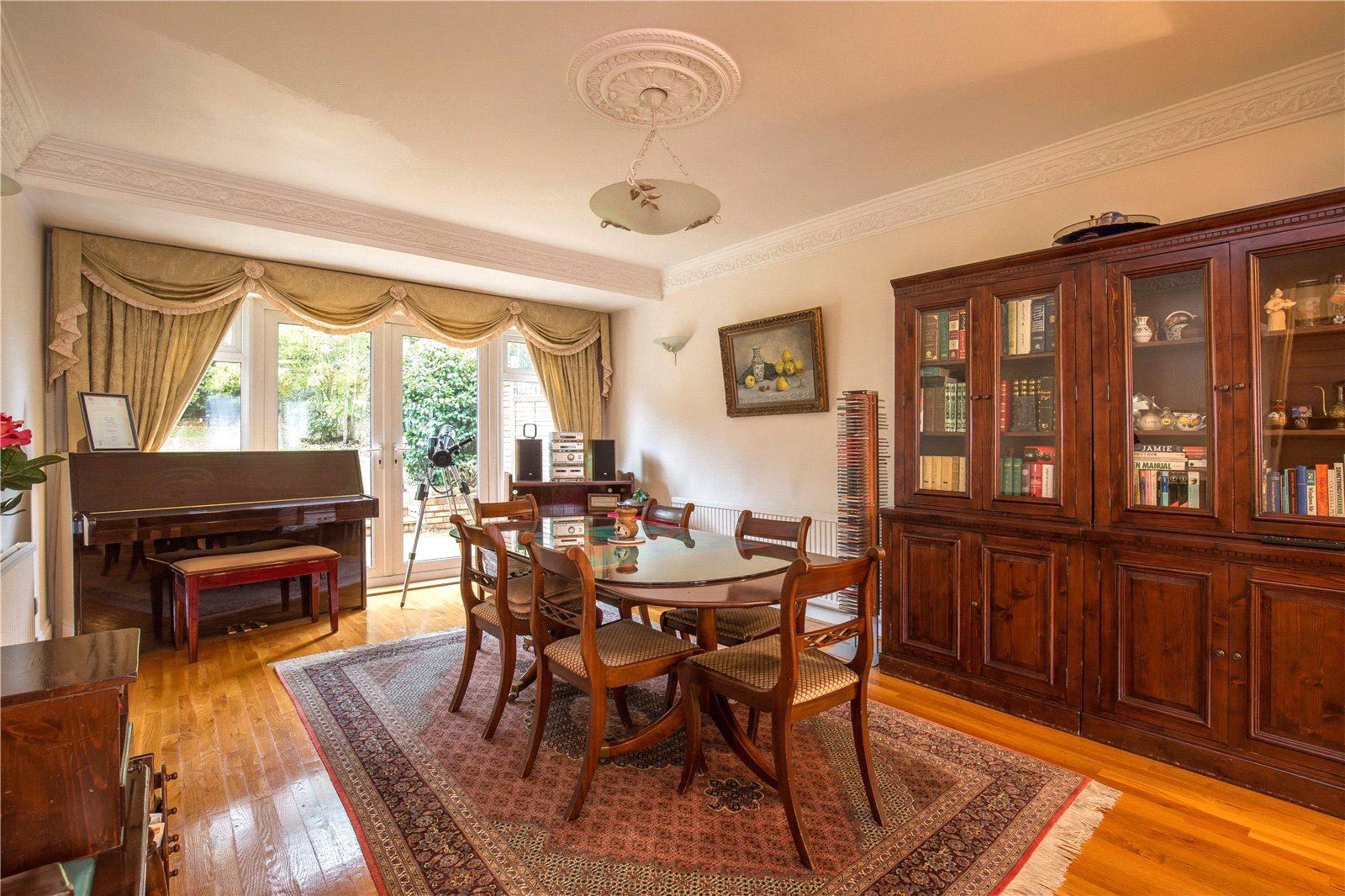 3 bedroom Detached House to rent - Martyn Gerrard