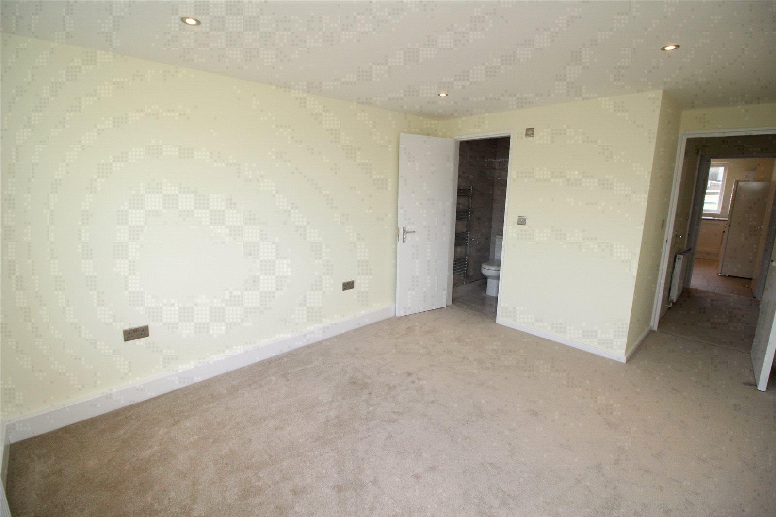 2 bedroom Apartment to rent - Martyn Gerrard