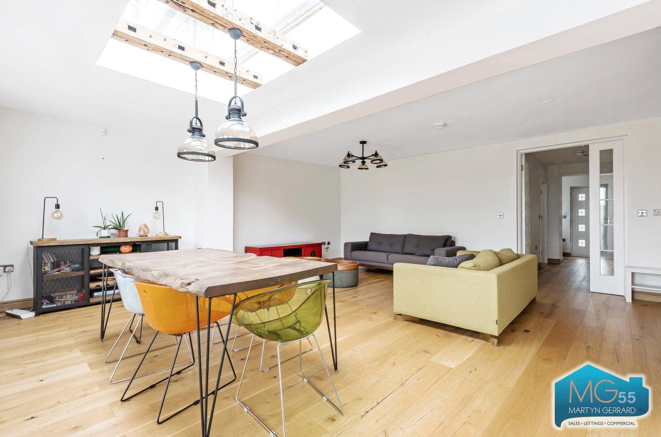 5 bedroom Semi-Detached House to rent - Martyn Gerrard