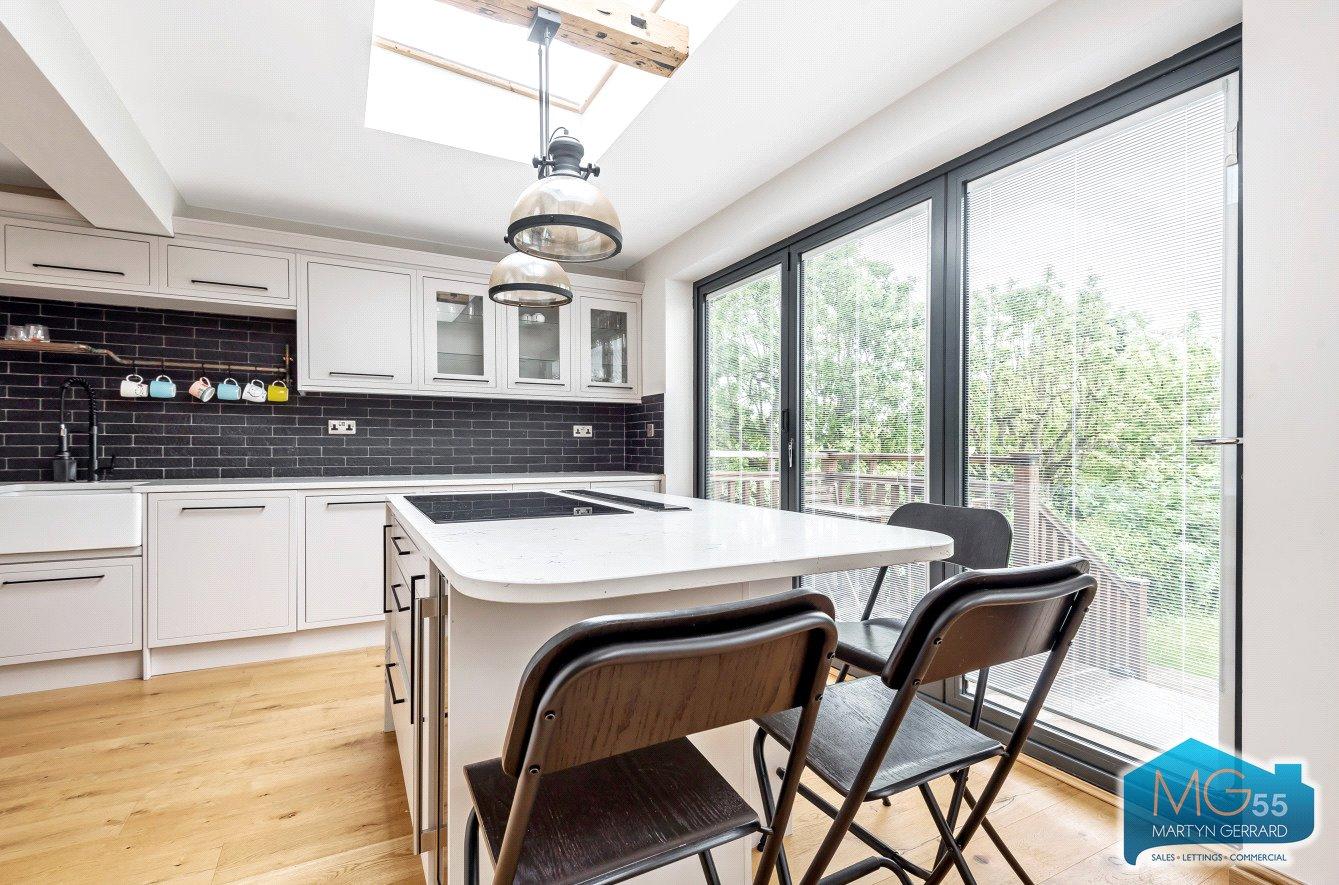 5 bedroom Semi-Detached House to rent - Martyn Gerrard