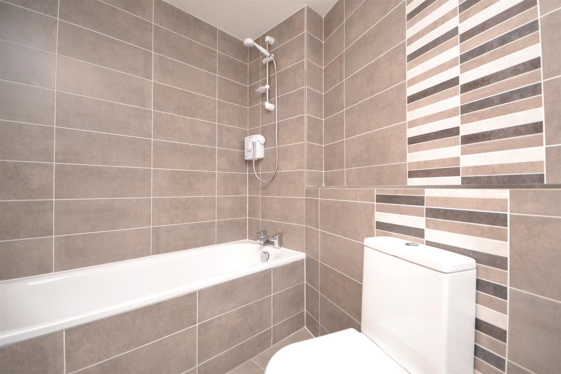 2 bedroom Apartment to rent - Martyn Gerrard