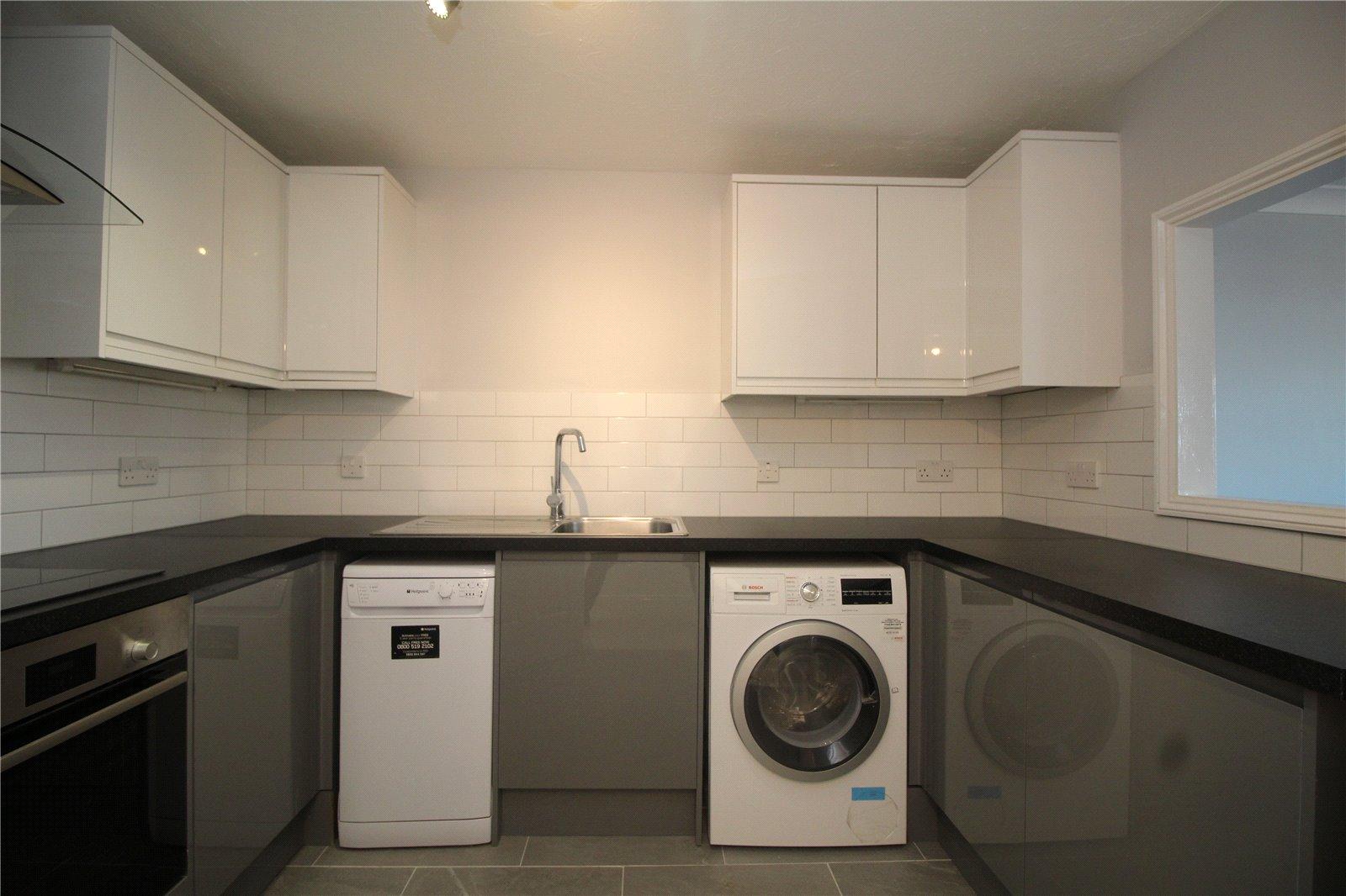 2 bedroom Apartment to rent - Martyn Gerrard