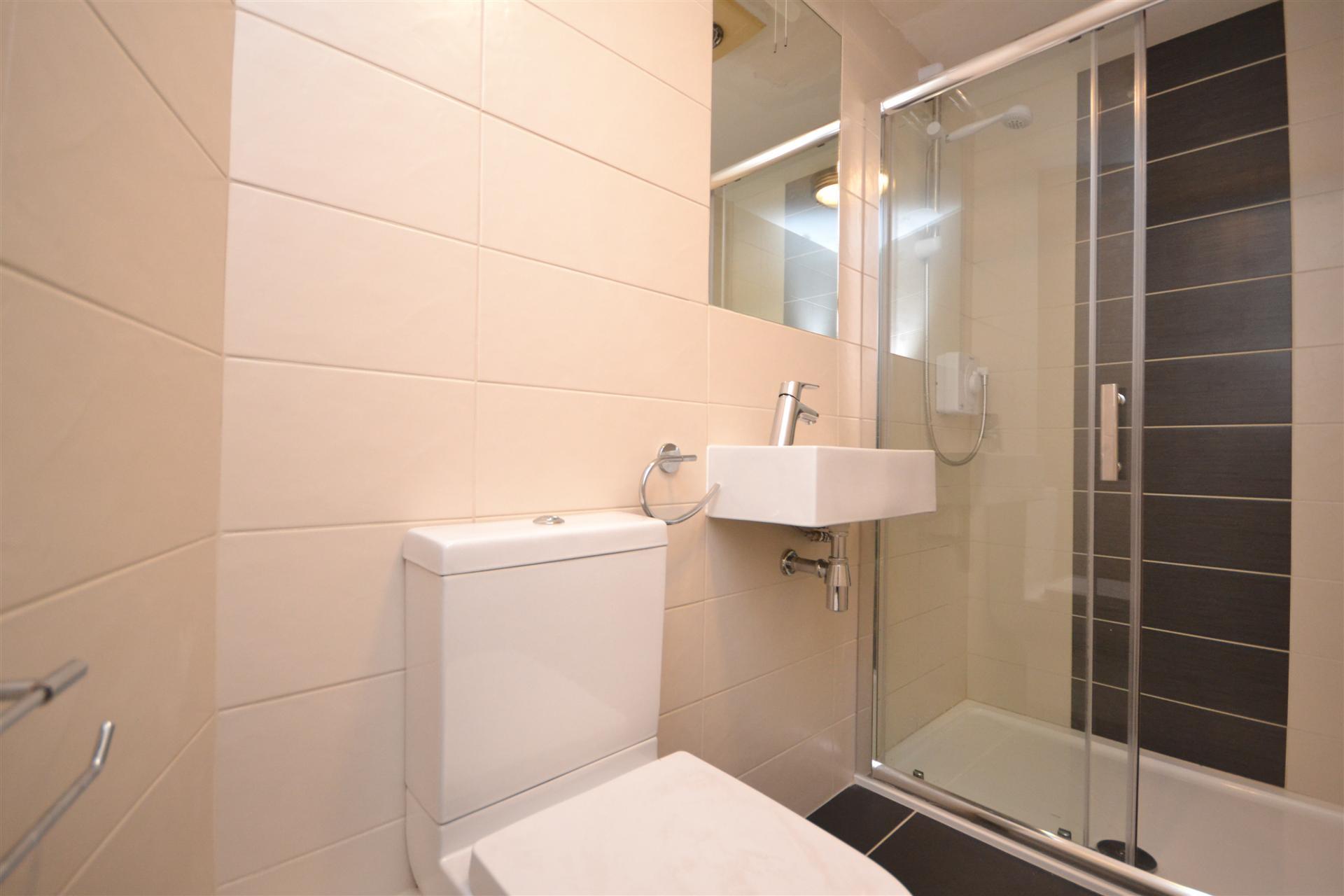 2 bedroom Apartment to rent - Martyn Gerrard