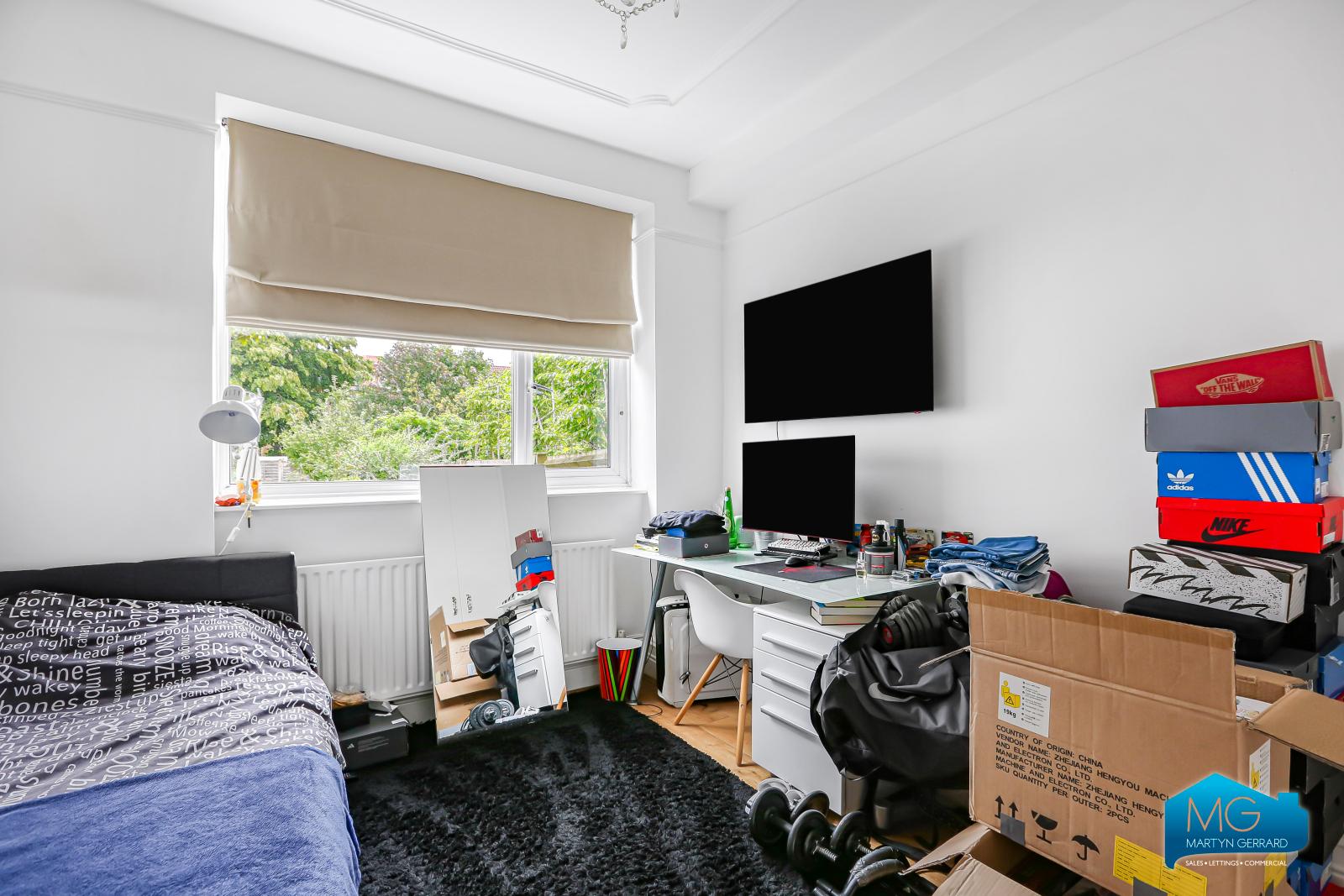 1 bedroom Ground Floor Flat to rent - Martyn Gerrard