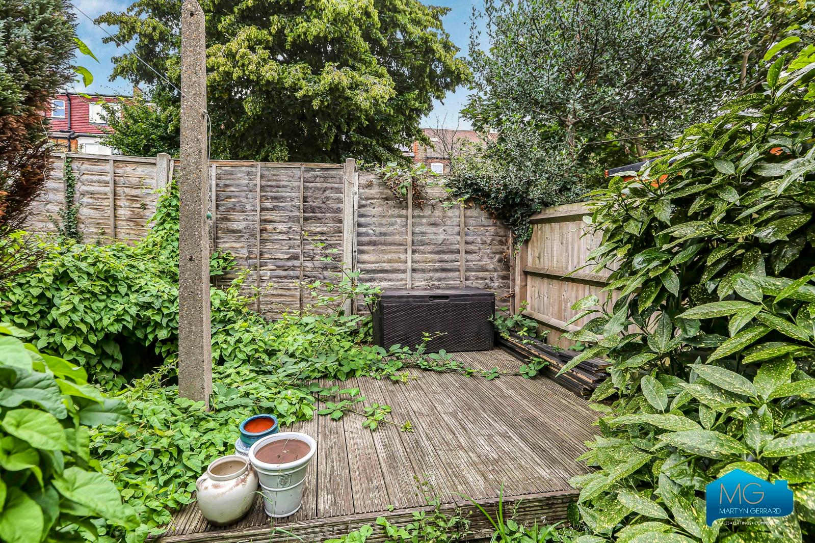 1 bedroom Ground Floor Flat to rent - Martyn Gerrard