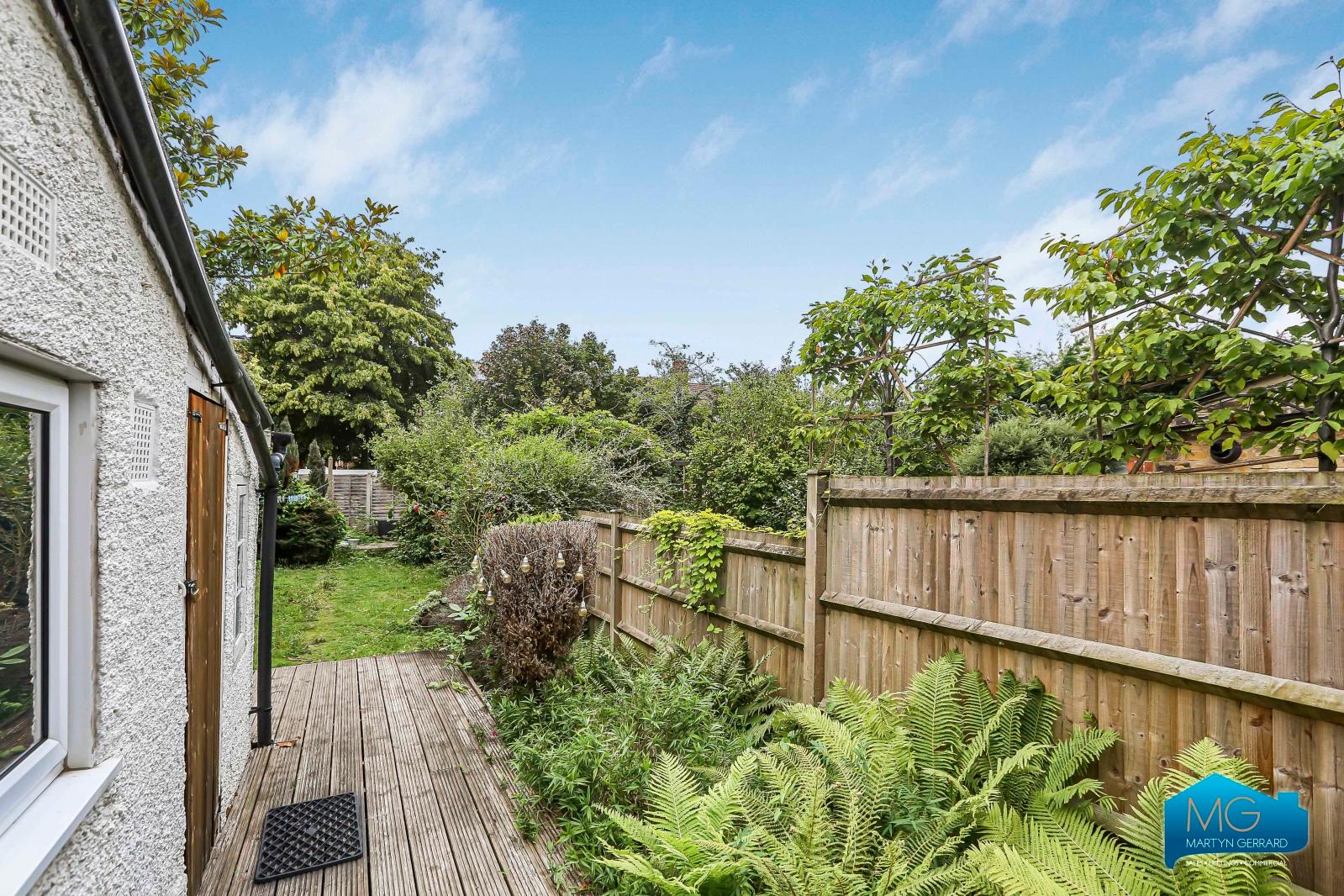 1 bedroom Ground Floor Flat to rent - Martyn Gerrard