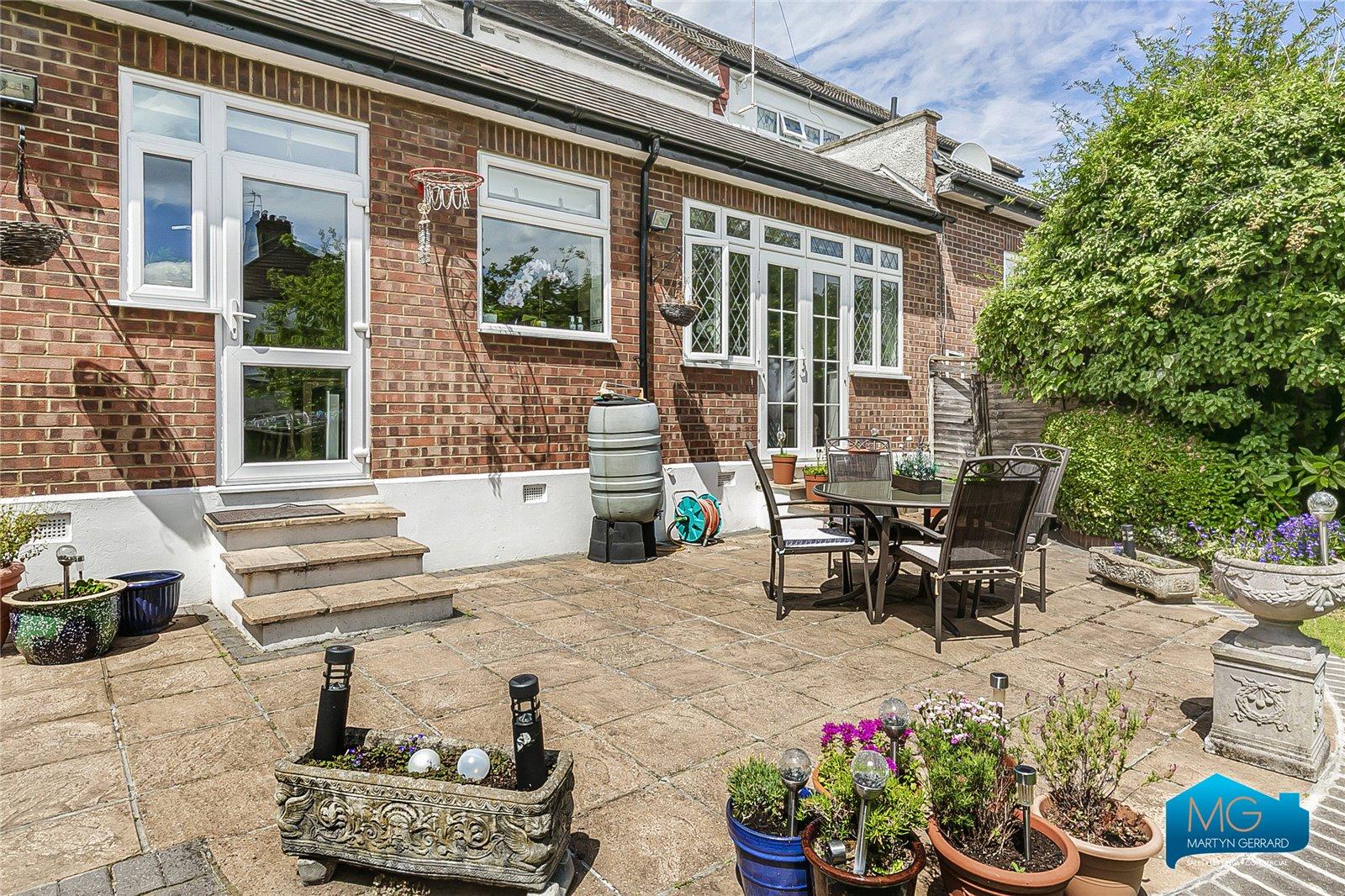 4 bedroom Semi-Detached House to rent - Martyn Gerrard