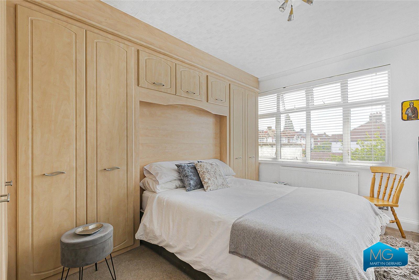 4 bedroom Semi-Detached House to rent - Martyn Gerrard