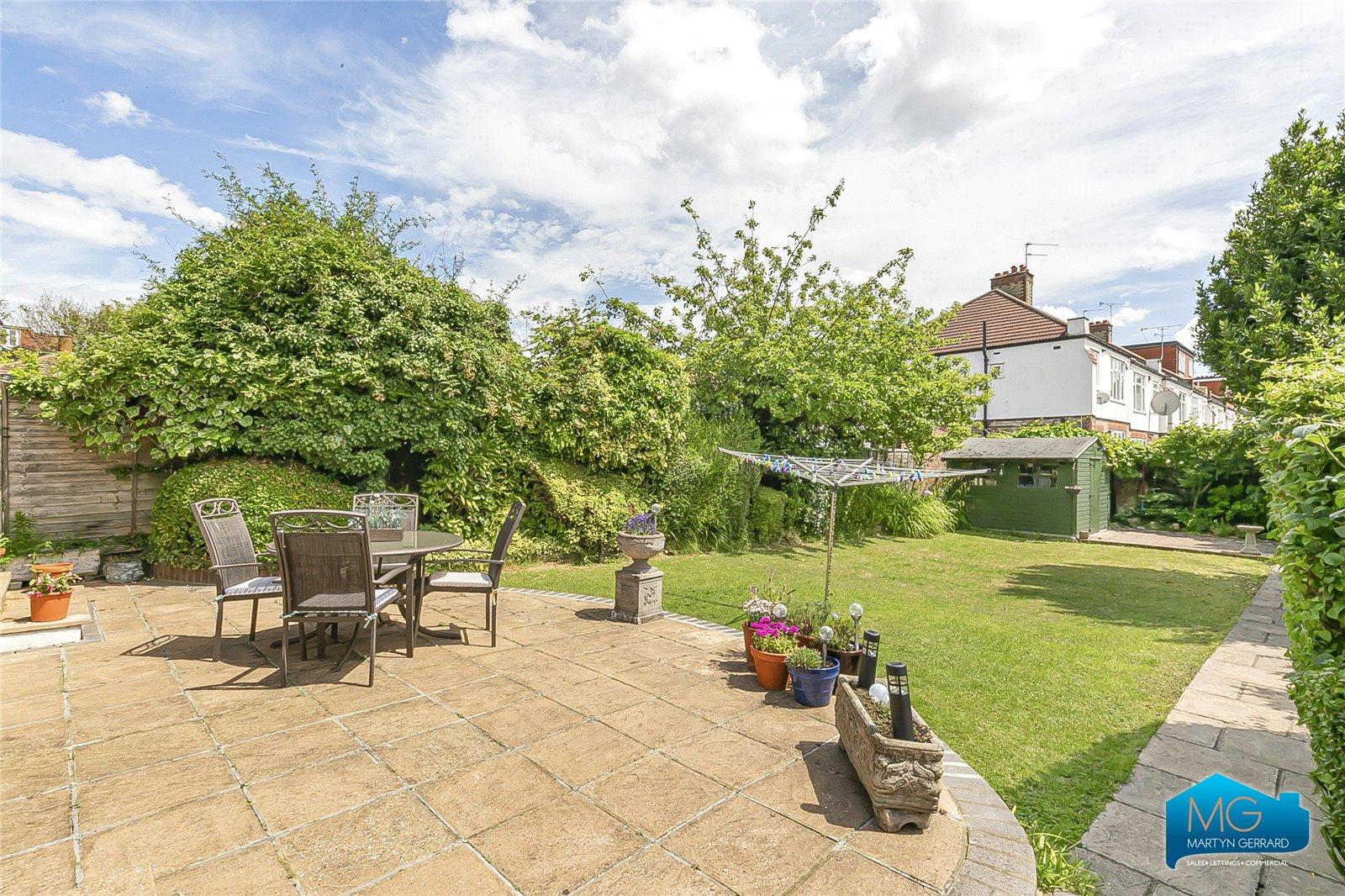 4 bedroom Semi-Detached House to rent - Martyn Gerrard