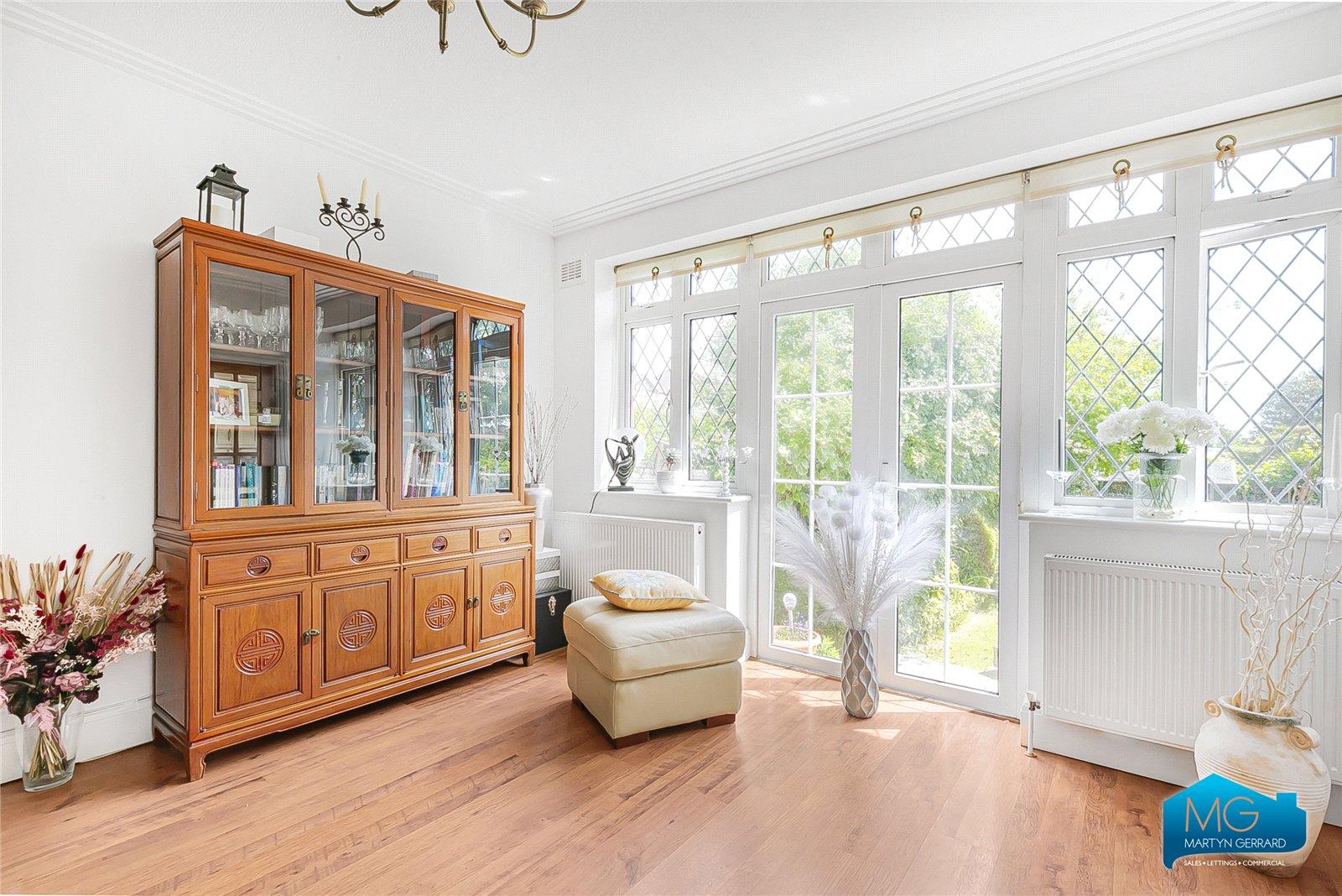 4 bedroom Semi-Detached House to rent - Martyn Gerrard