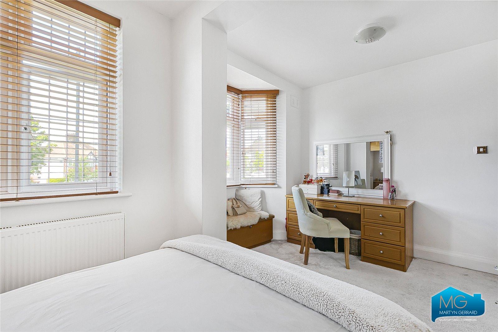 4 bedroom Semi-Detached House to rent - Martyn Gerrard