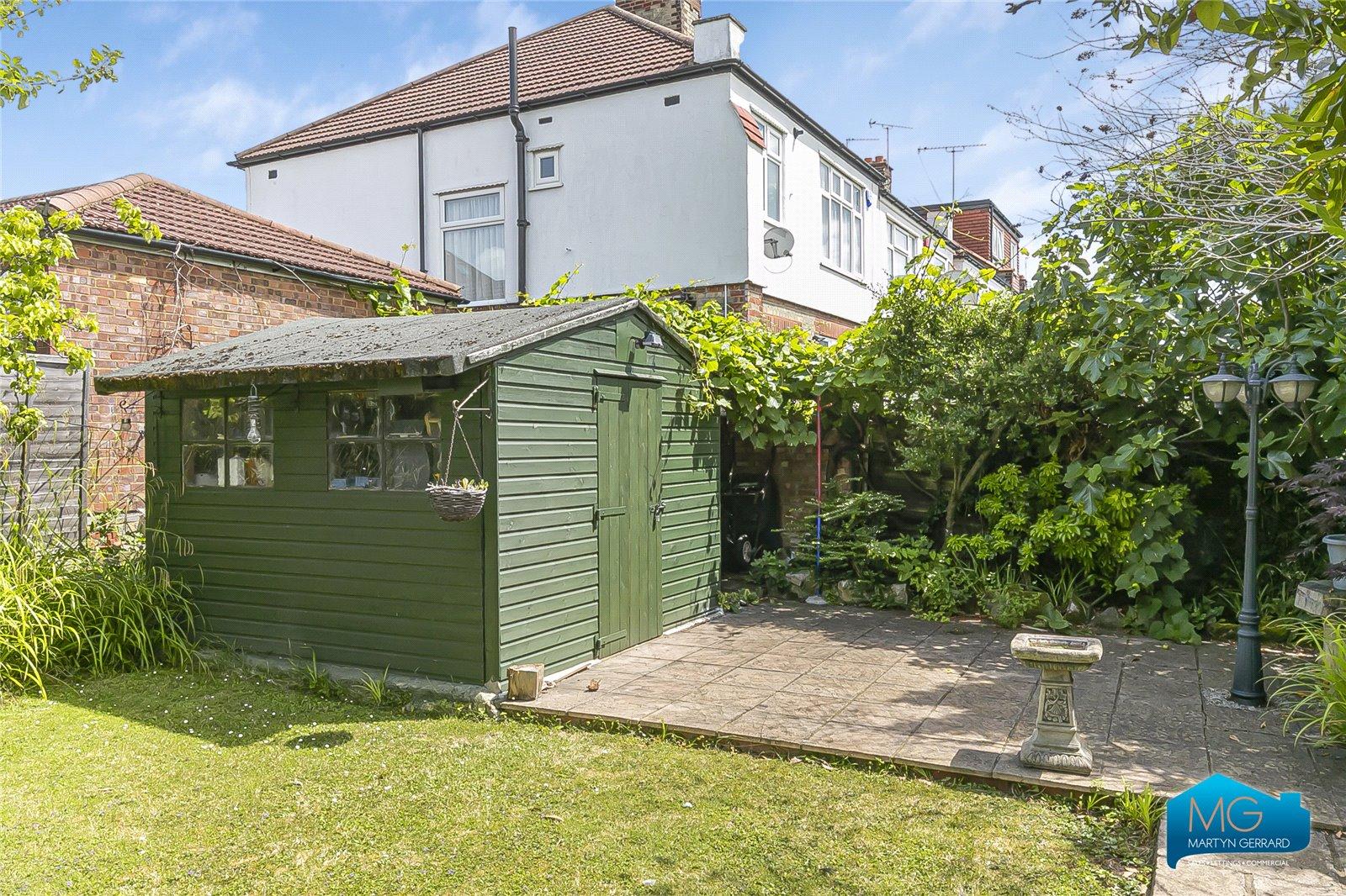 4 bedroom Semi-Detached House to rent - Martyn Gerrard
