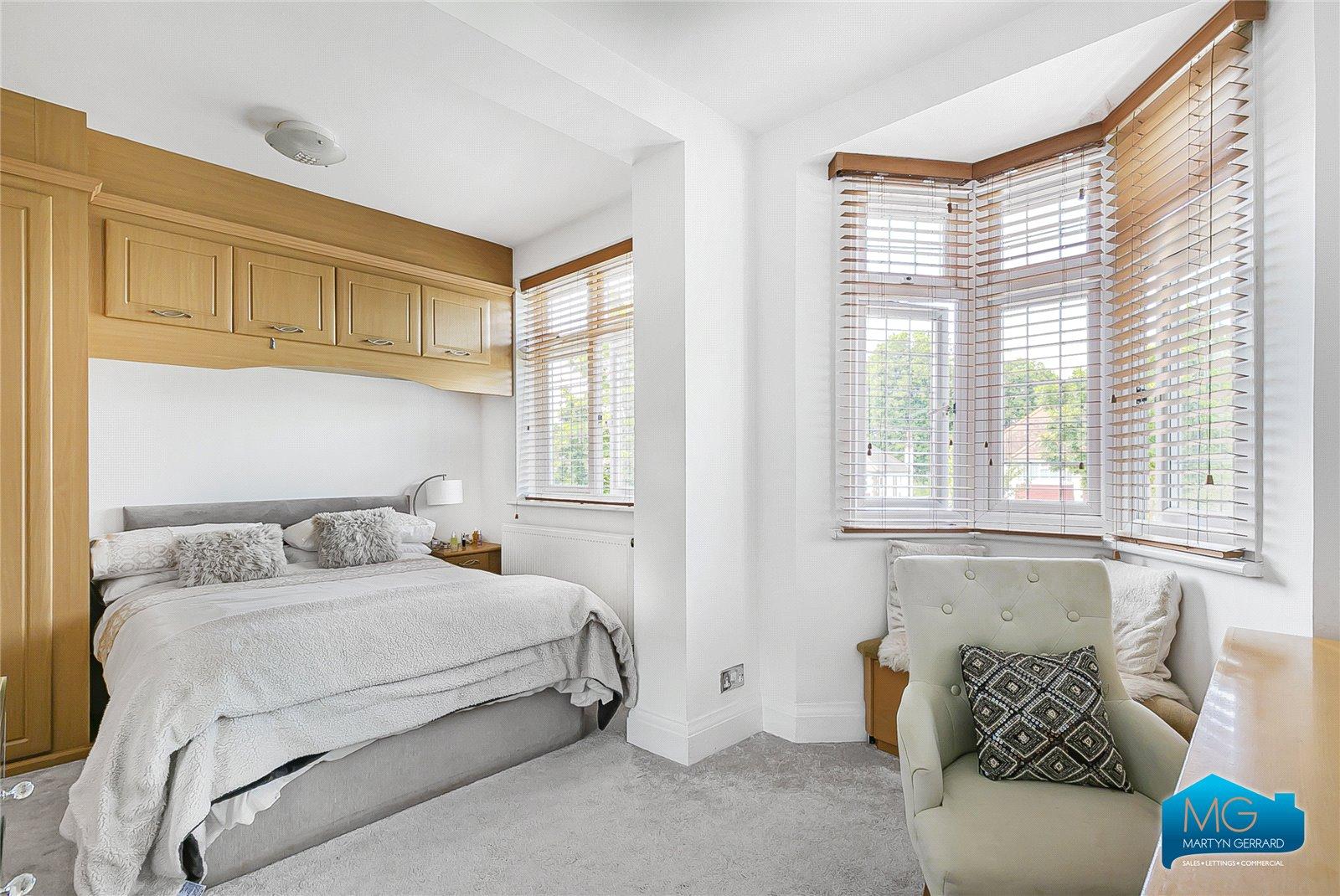 4 bedroom Semi-Detached House to rent - Martyn Gerrard