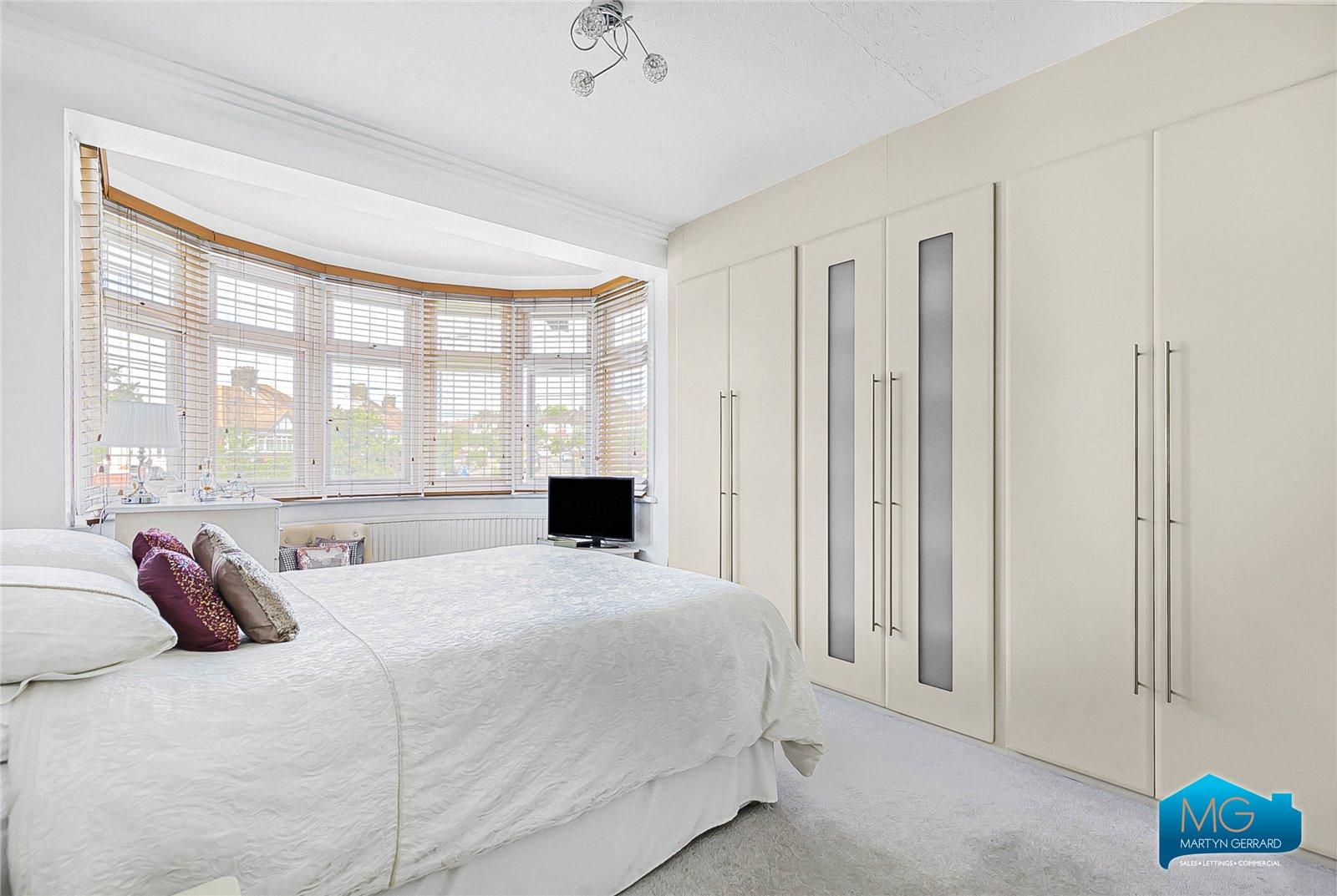 4 bedroom Semi-Detached House to rent - Martyn Gerrard
