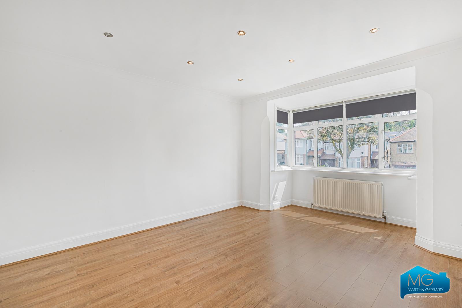 3 bedroom Apartment to rent - Martyn Gerrard