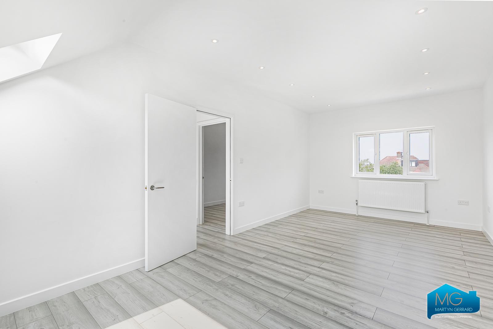 3 bedroom Apartment to rent - Martyn Gerrard