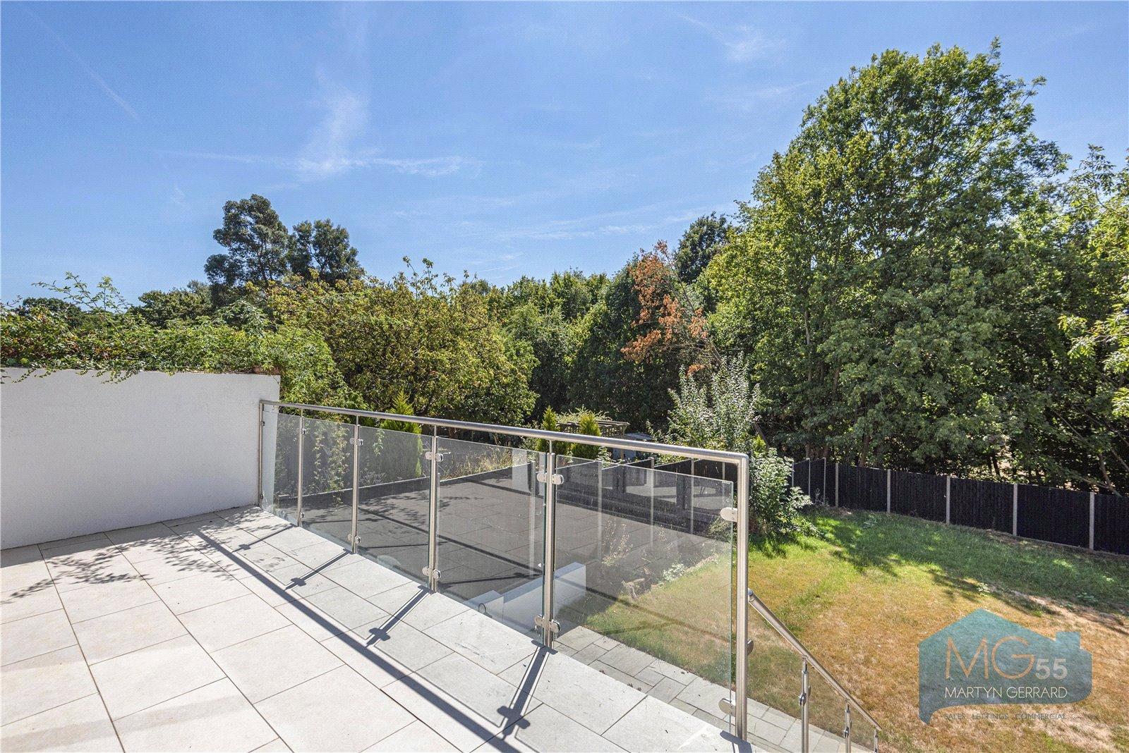 4 bedroom Semi-Detached House to rent - Martyn Gerrard