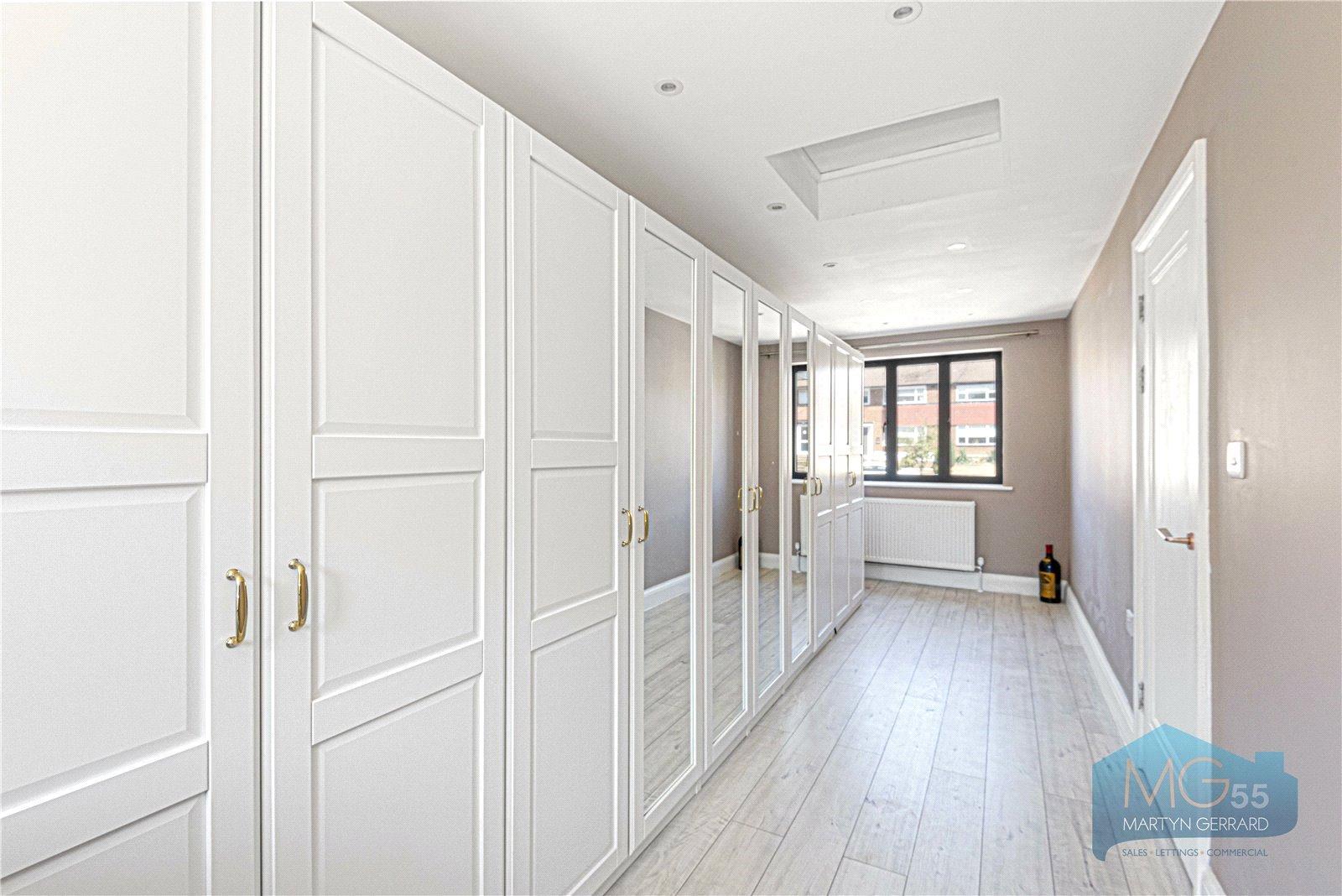 4 bedroom Semi-Detached House to rent - Martyn Gerrard