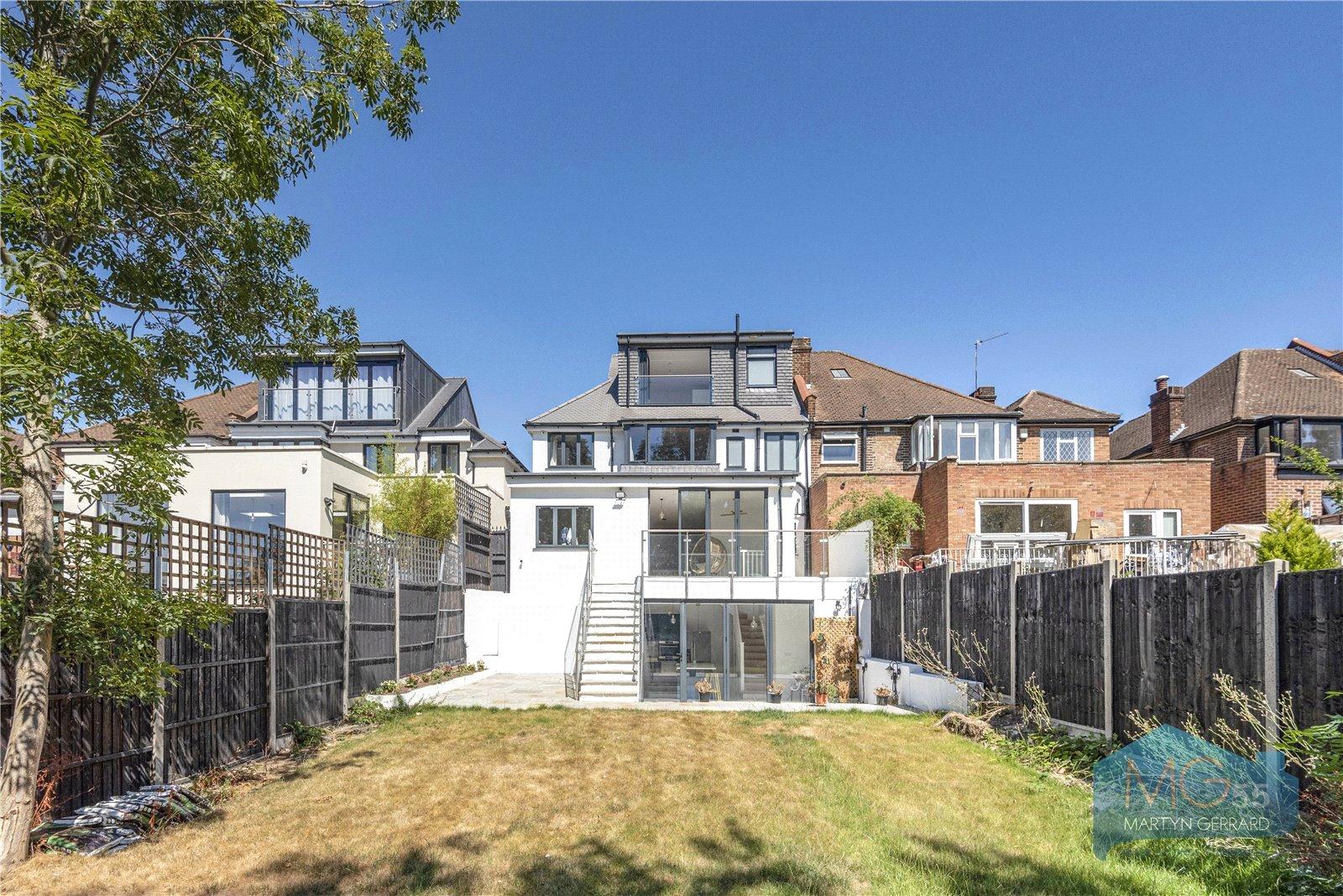 4 bedroom Semi-Detached House to rent - Martyn Gerrard