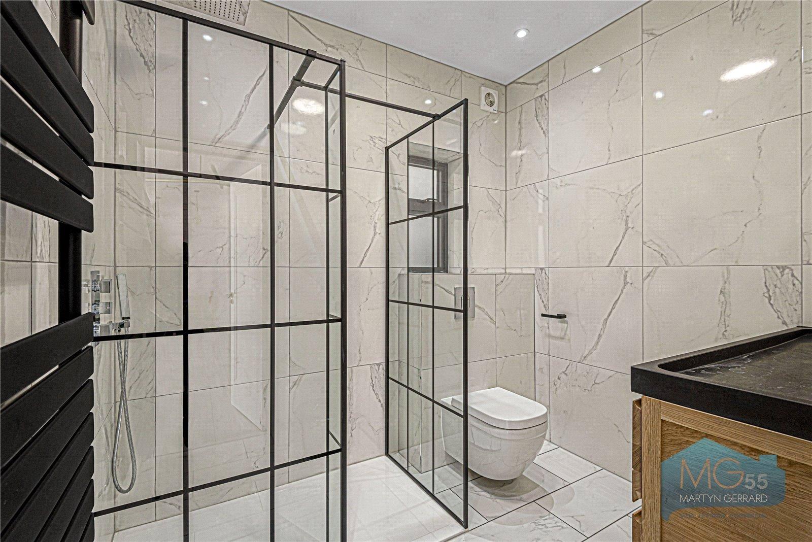 4 bedroom Semi-Detached House to rent - Martyn Gerrard