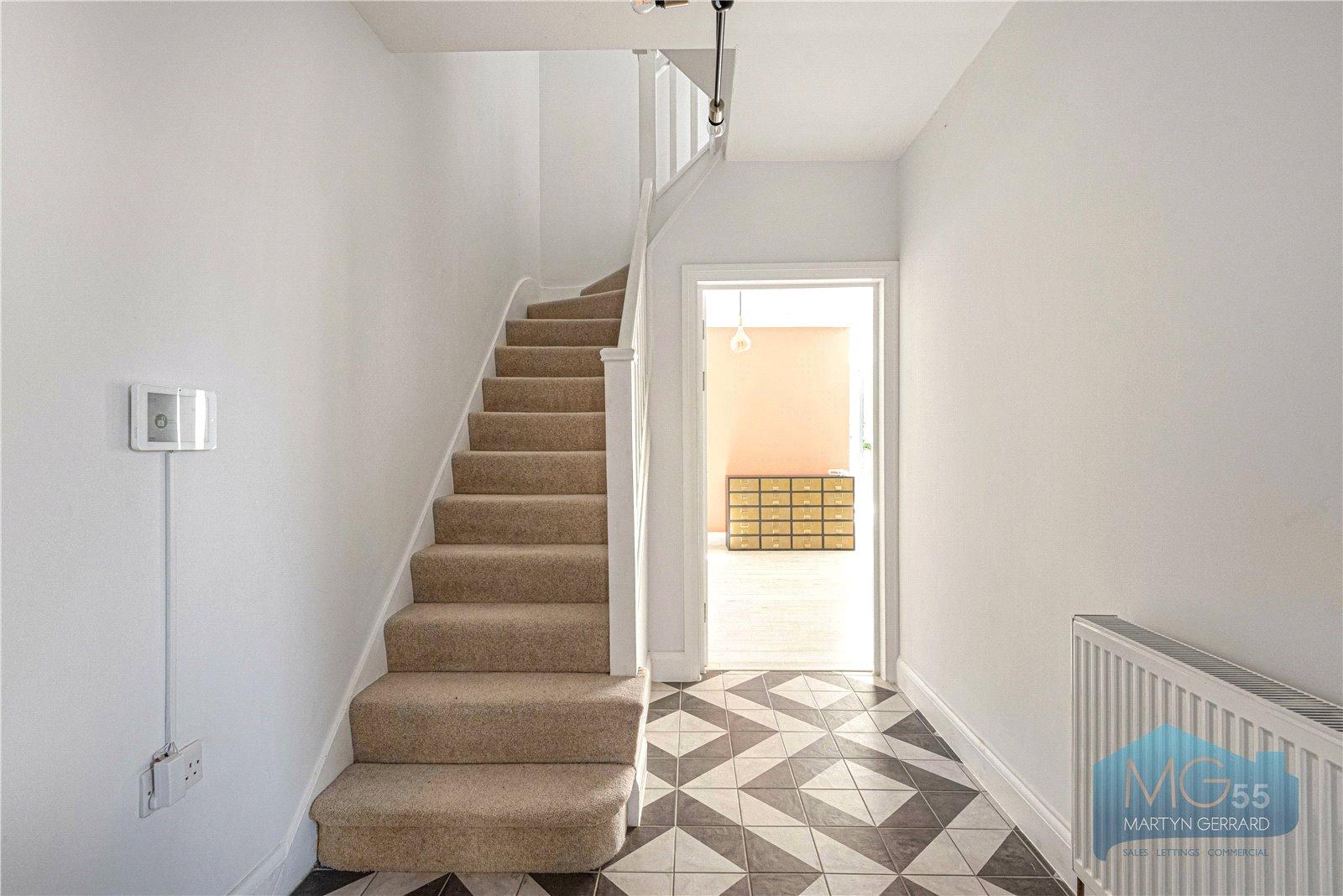 4 bedroom Semi-Detached House to rent - Martyn Gerrard