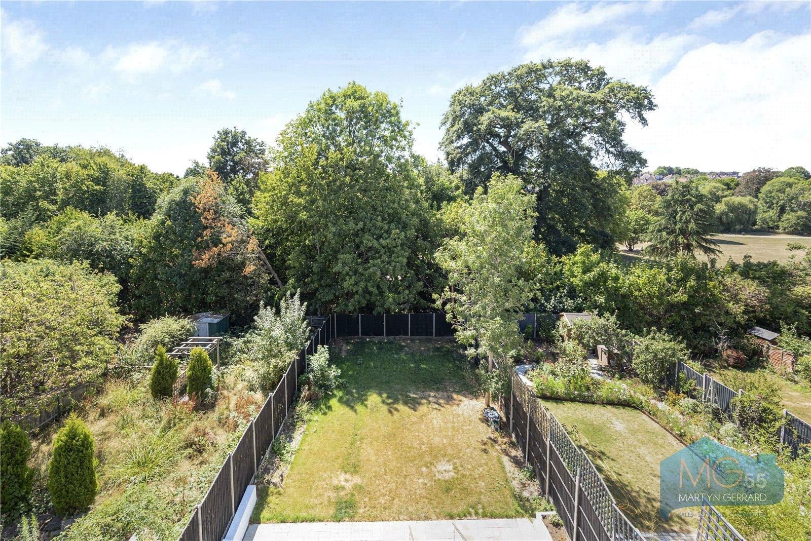 4 bedroom Semi-Detached House to rent - Martyn Gerrard